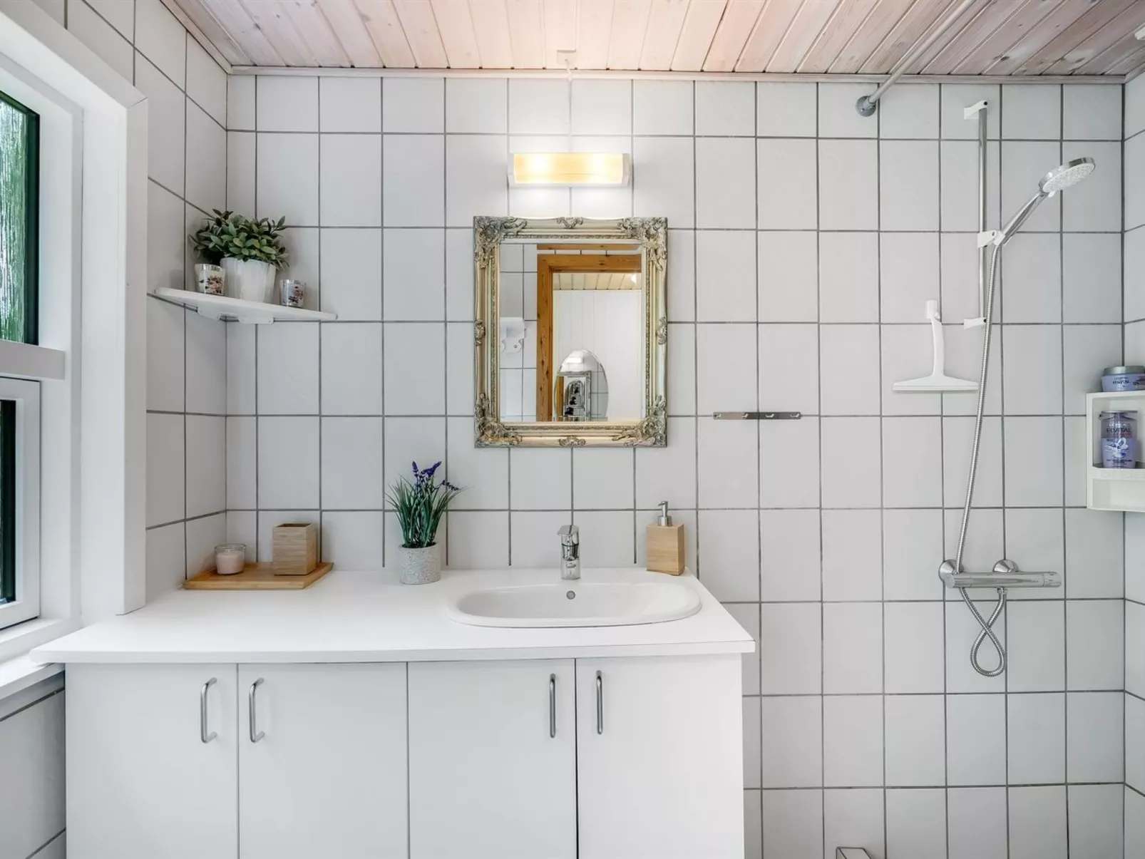 "Fergie" - 400m from the sea-Inside