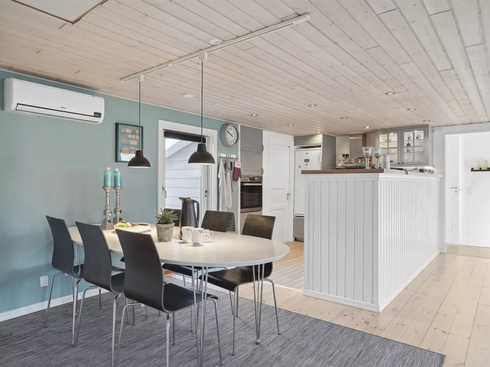 "Erhardt" - 800m from the sea-Inside