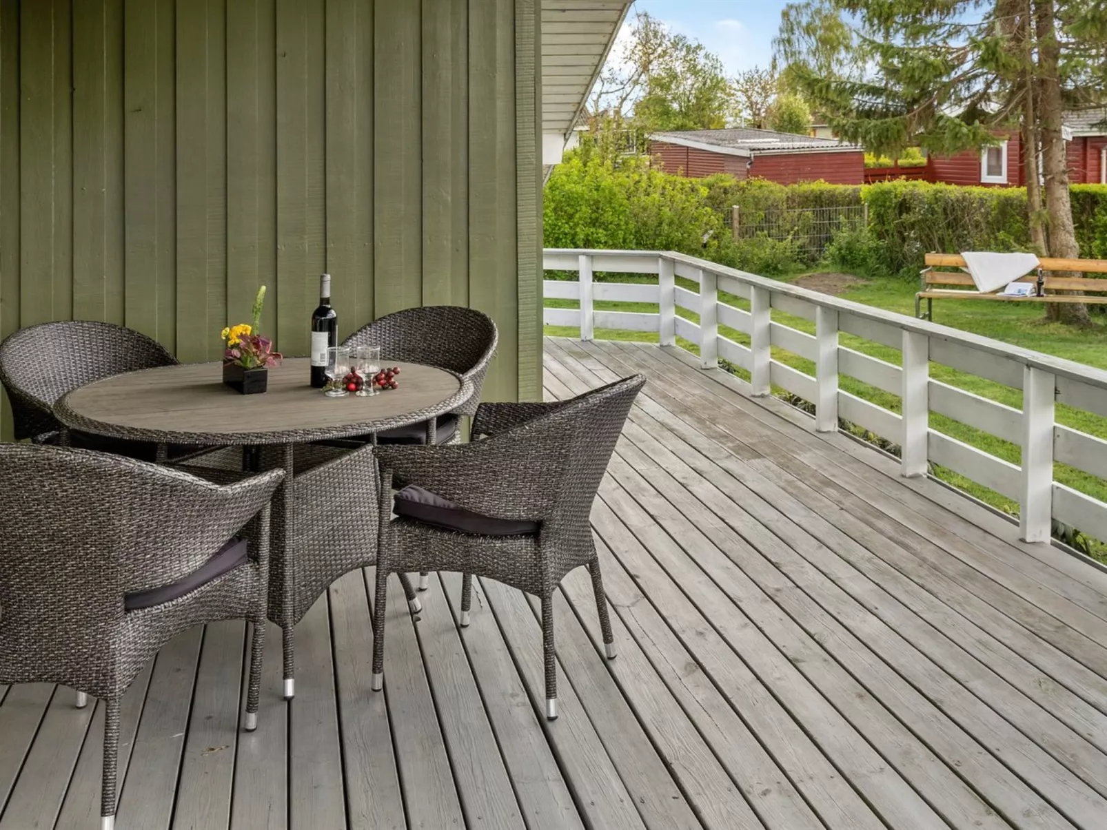 "Guldborg" - 400m to the fjord-Outside