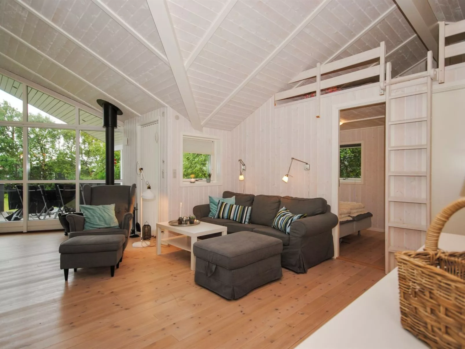 "Evelina" - 150m to the fjord-Inside