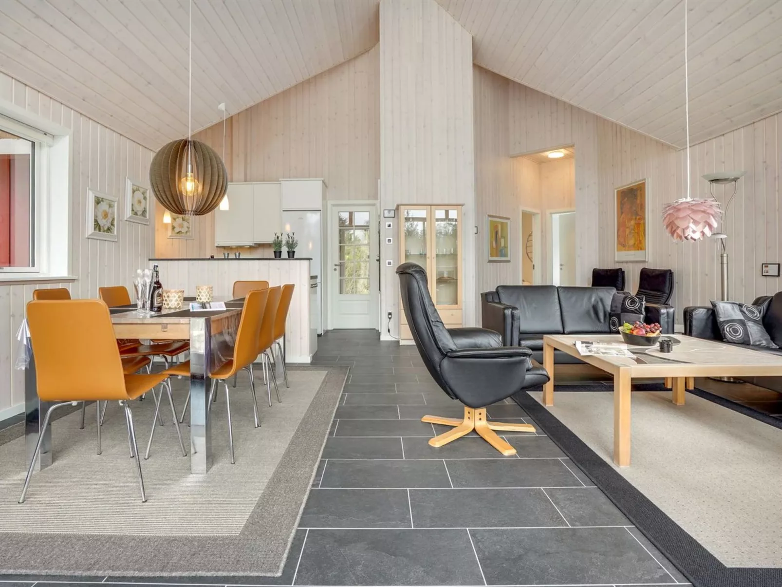 "Lima" - 3.5km from the sea-Drinnen