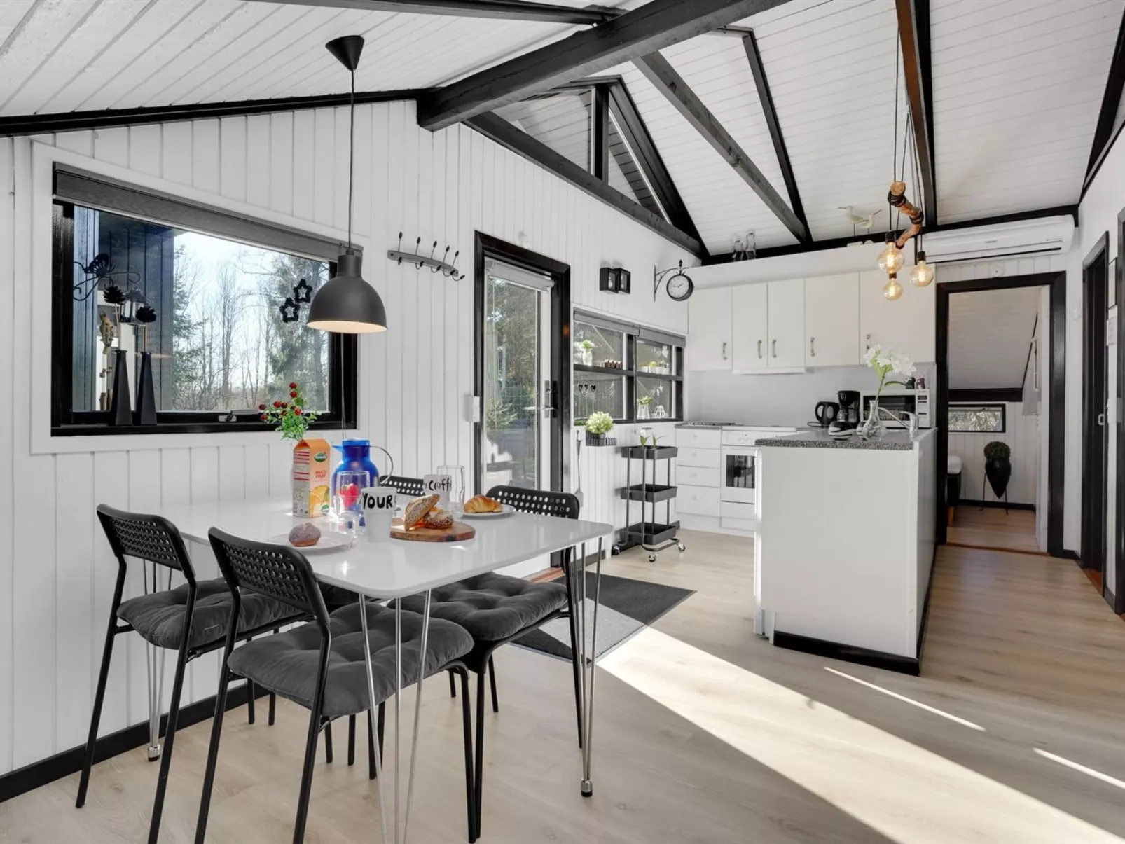 "Elisabeta" - 28km from the sea-Inside