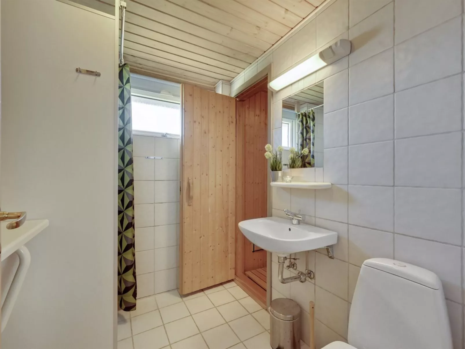 "Nanette" - 300m to the fjord-Dedans