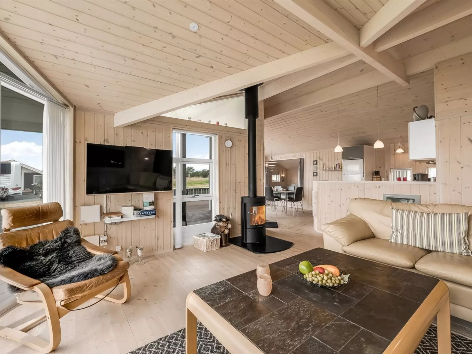 "Lucio" - 350m to the fjord-Inside