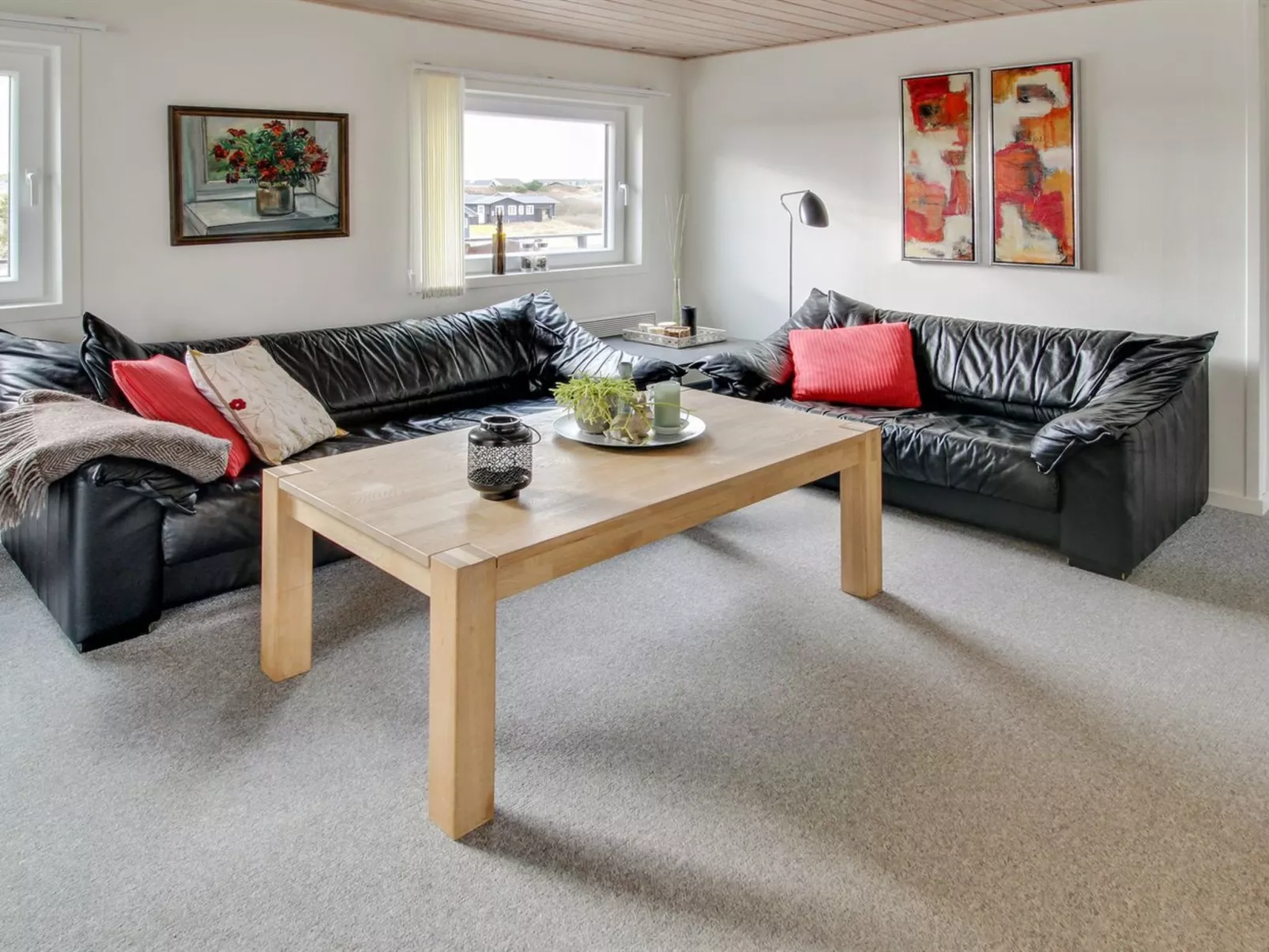 "Ute" - 200m from the sea-Inside