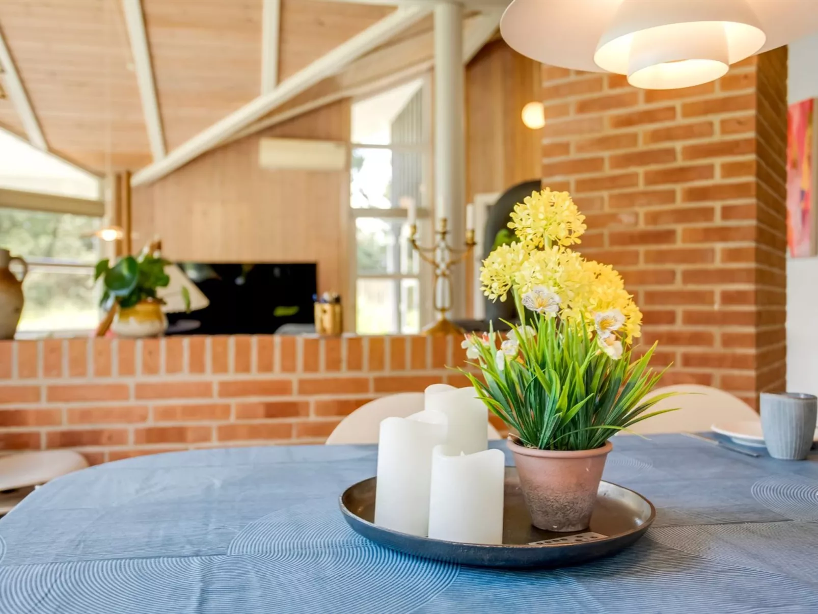 "Winder" - 1.3km from the sea-Inside