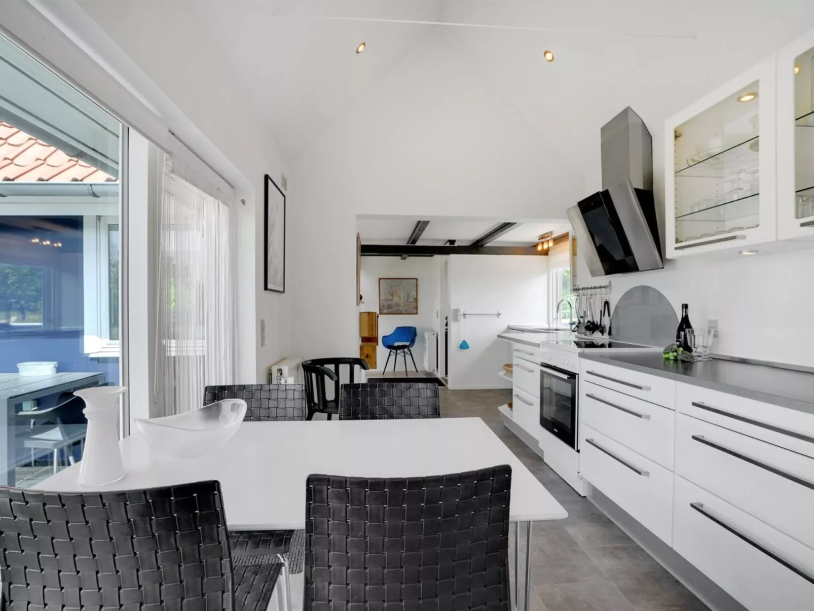 "Edvia" - 700m to the fjord-Inside