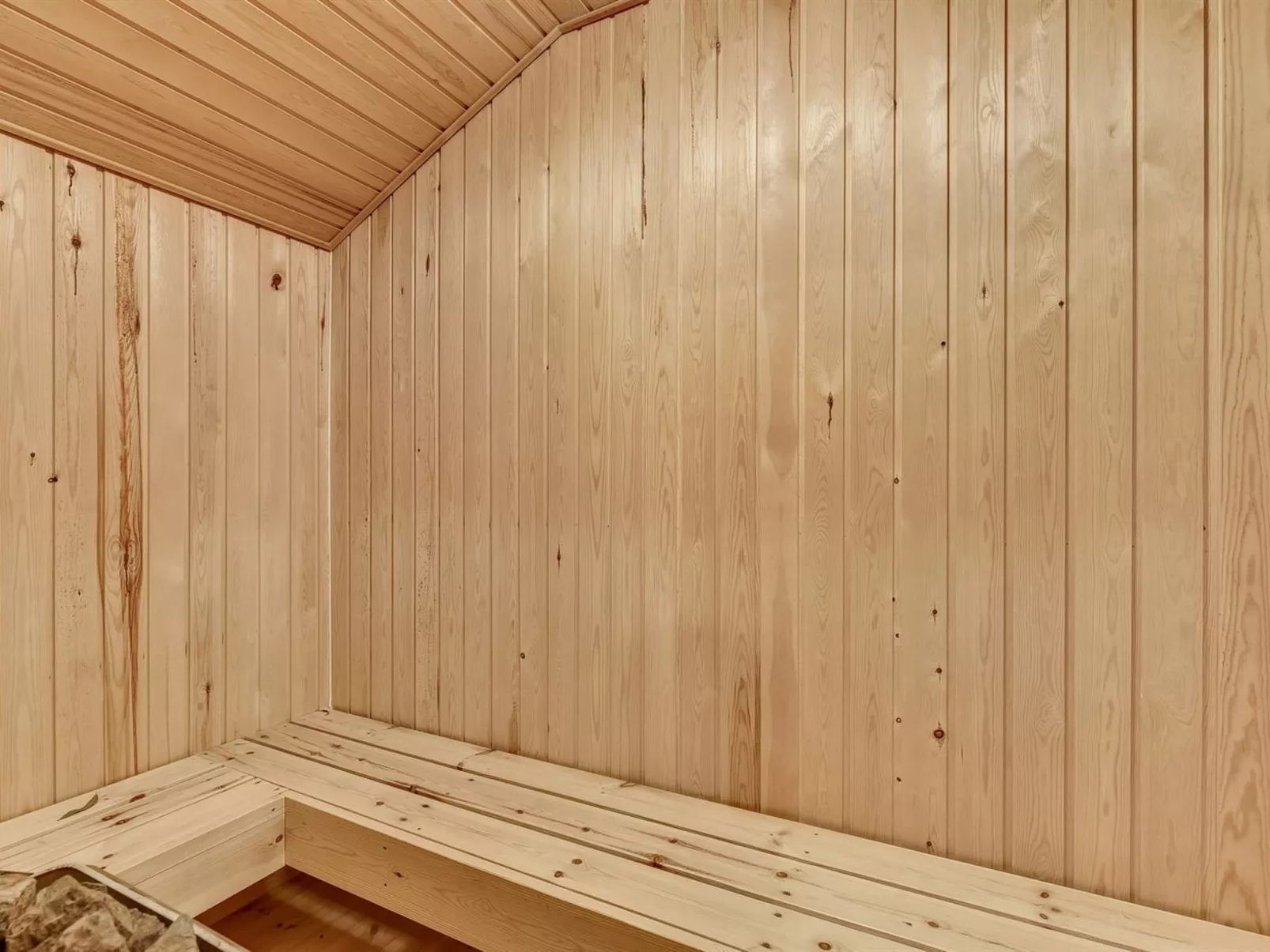 "Hjalmar" - 400m from the sea-Inside