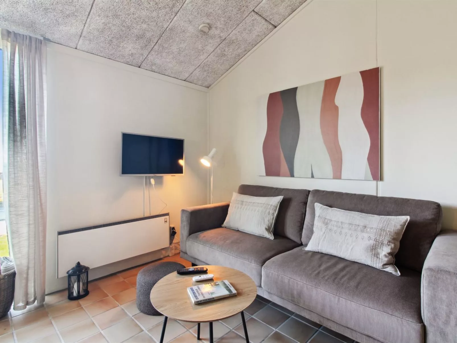 "Eydis" - 150m from the sea-Inside