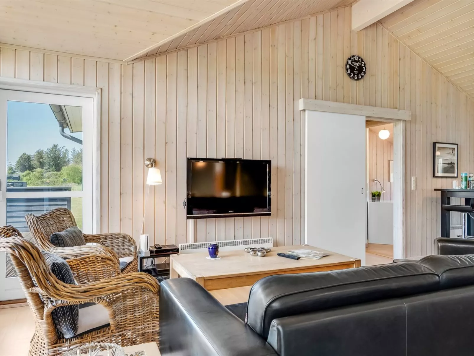 "Oskarvine" - 900m from the sea-Inside