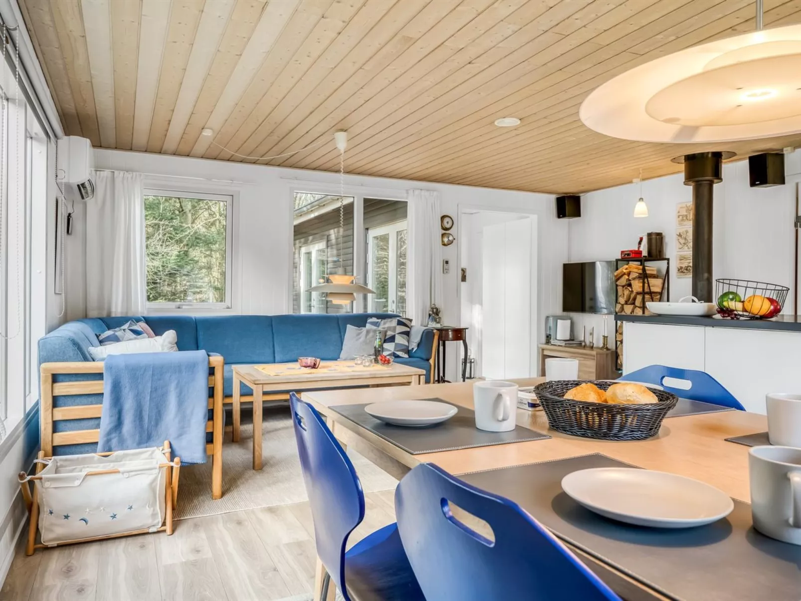 "Milan" - 250m to the fjord-Dedans