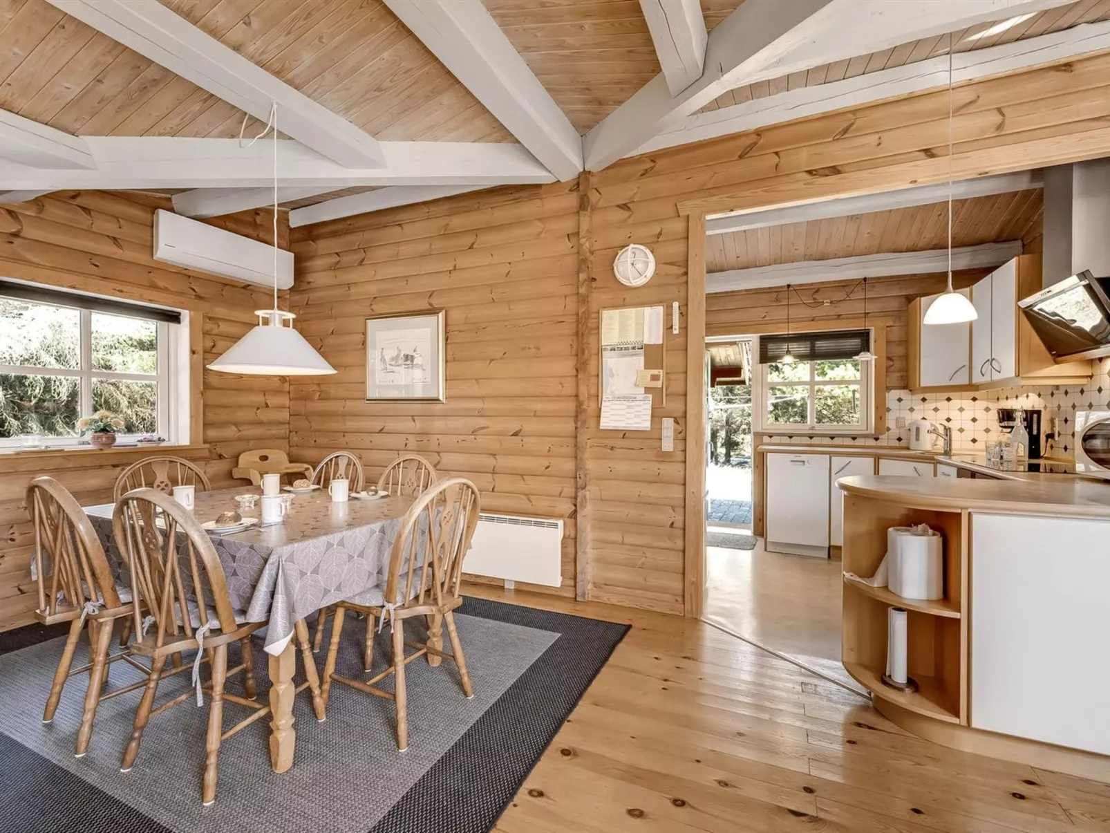 "Yaris" - 800m to the fjord-Inside