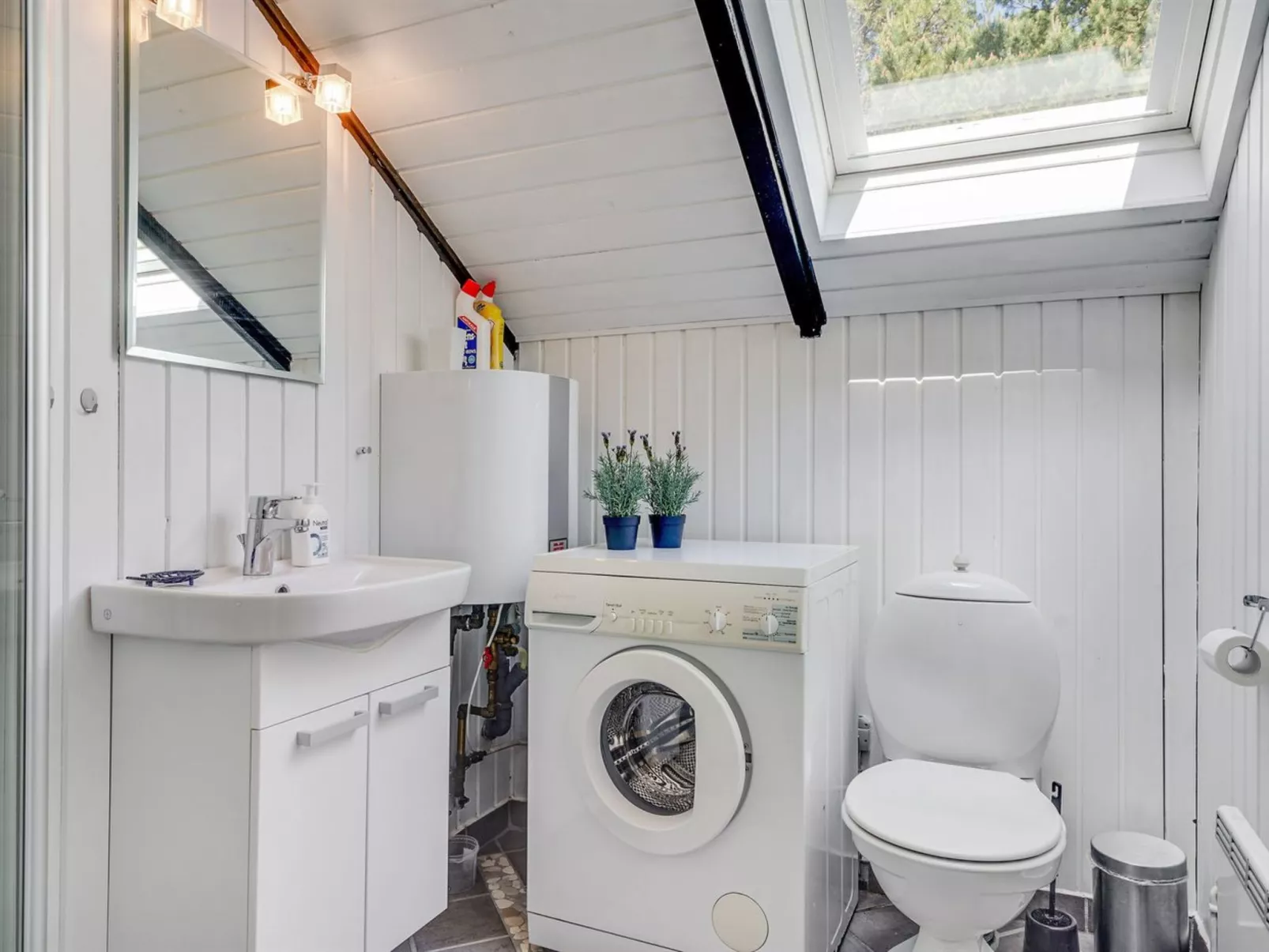 "Lenia" - 1km from the sea-Inside