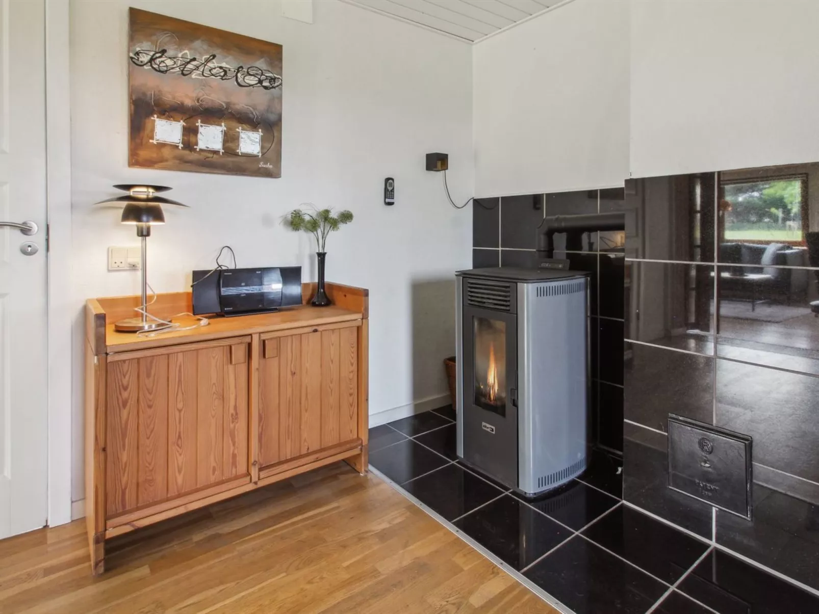 "Øvli" - 3.8km from the sea-Drinnen