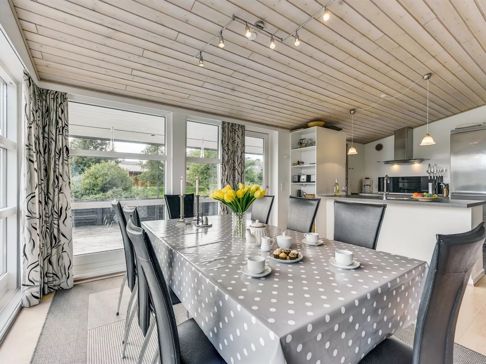 "Sylvelin" - 400m to the fjord-Inside