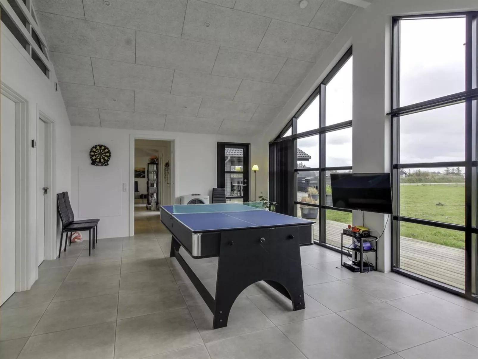 "Juho" - 900m from the sea-Inside