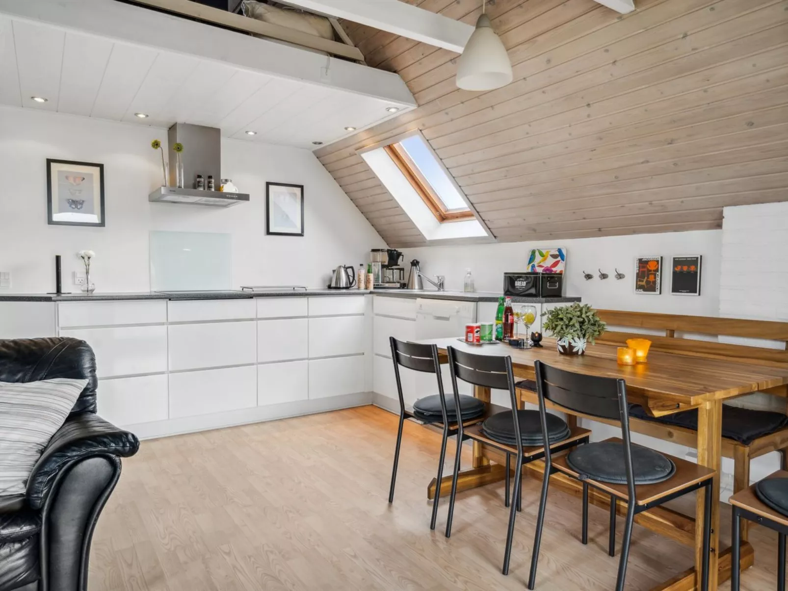 "Elbert" - 100m from the sea-Drinnen