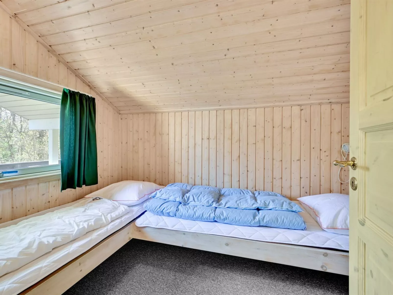 "Landuin" - 230m from the sea-Inside