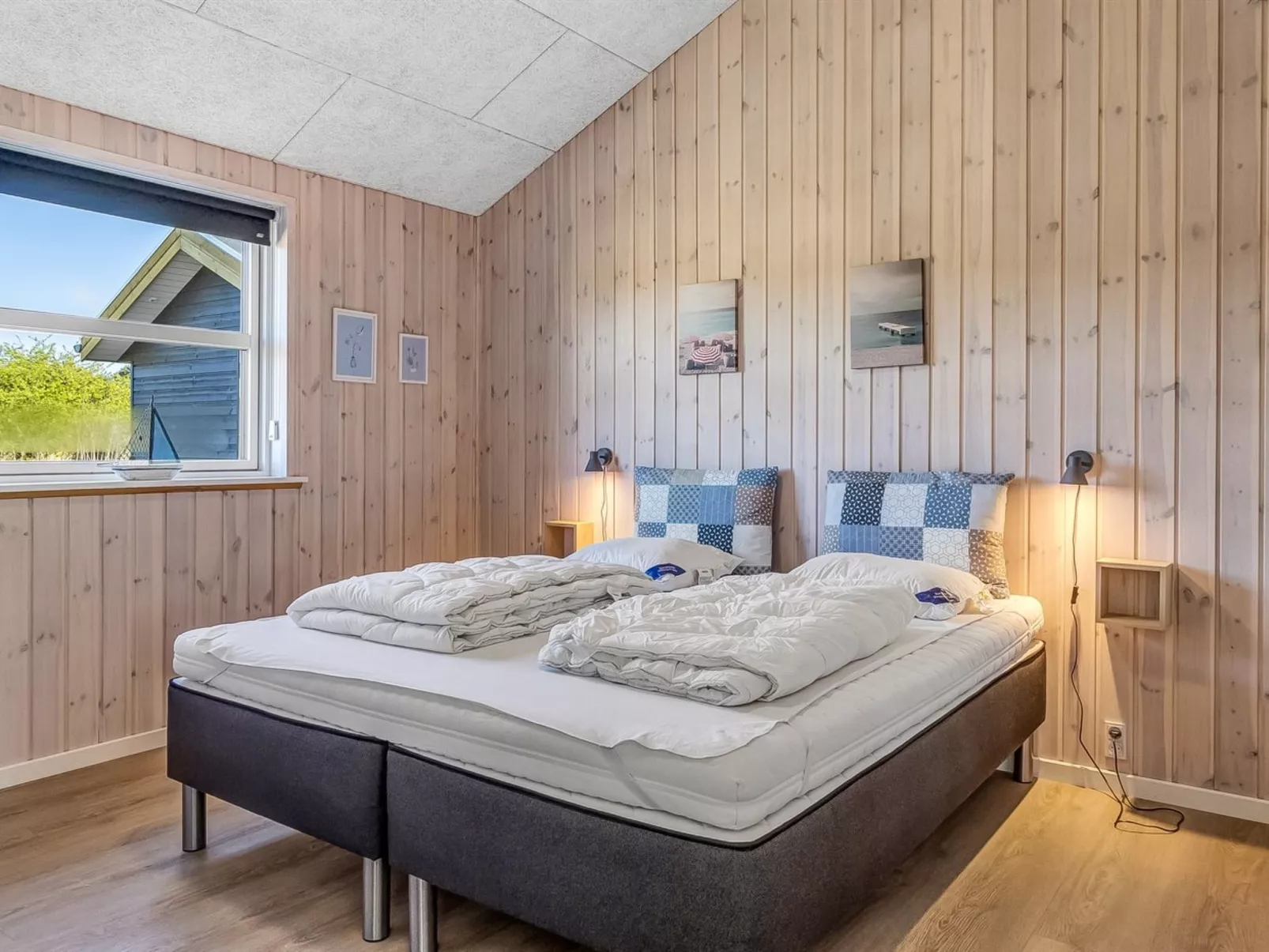 "Minke" - 2.2km from the sea-Inside