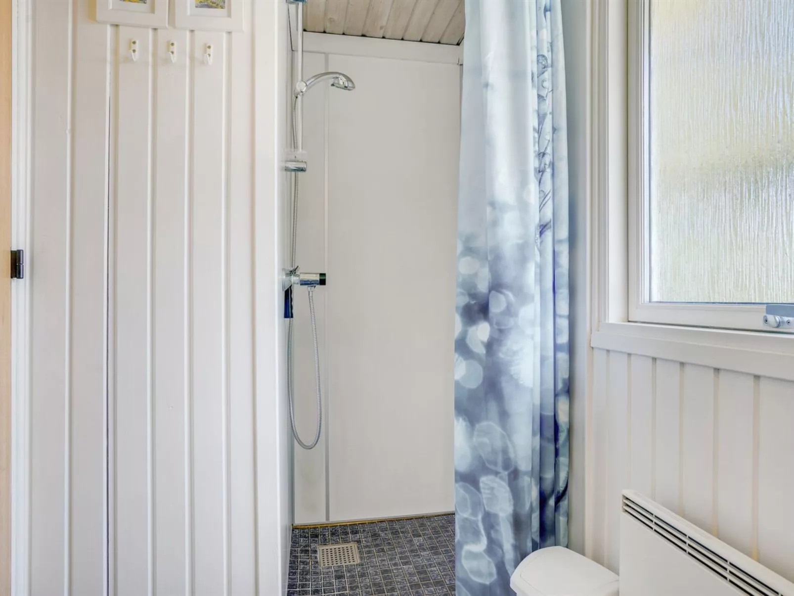 "Hrefna" - 350m from the sea-Drinnen