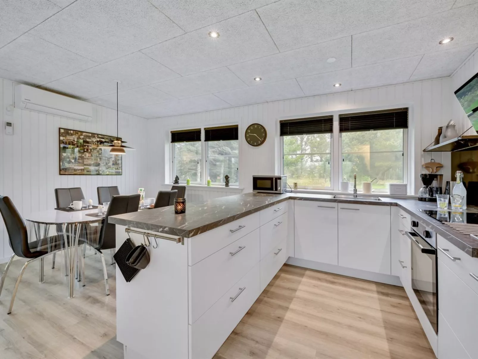 "Øn" -  from the sea-Inside