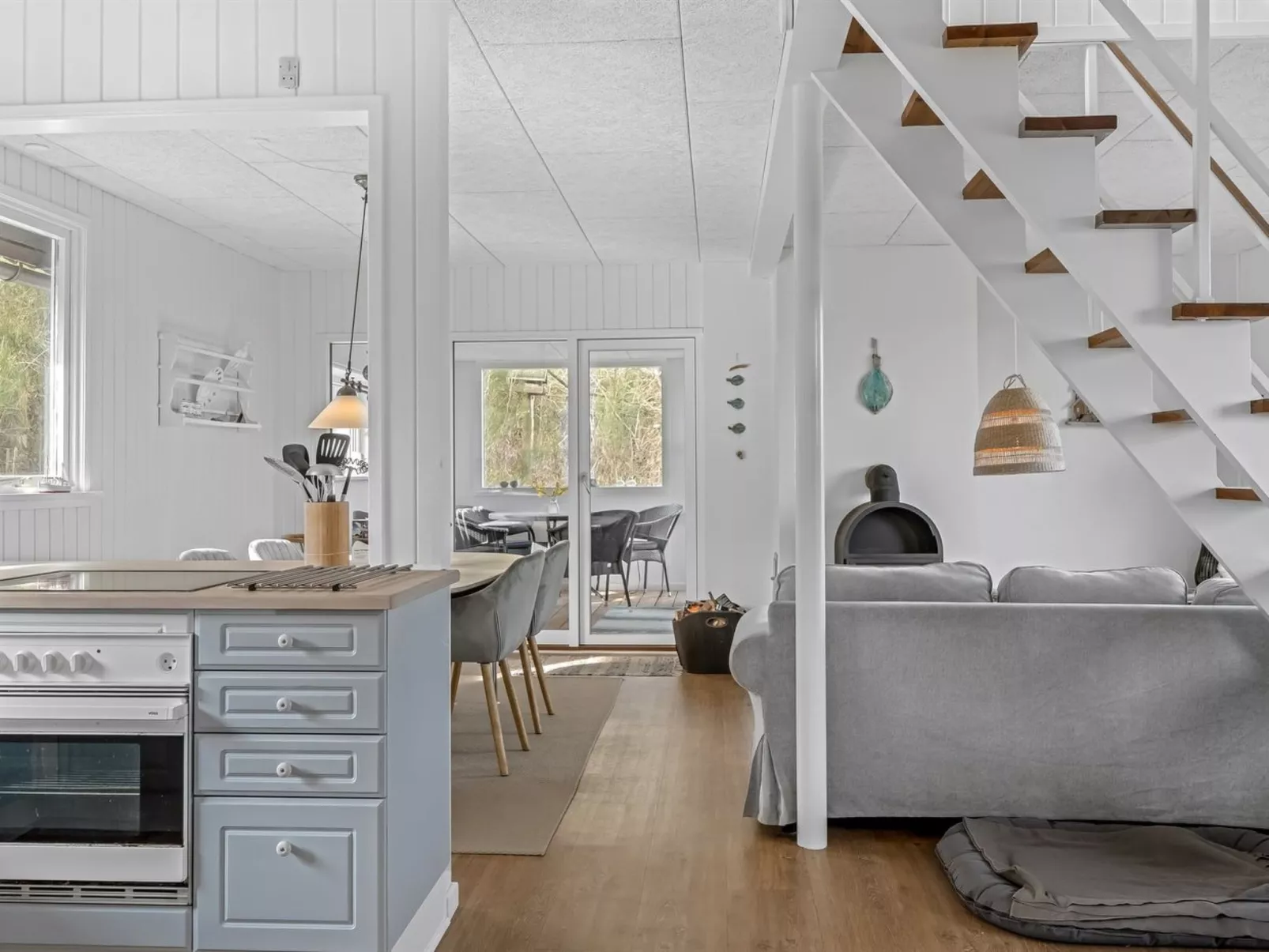 "Thyra" - 500m to the fjord-Inside