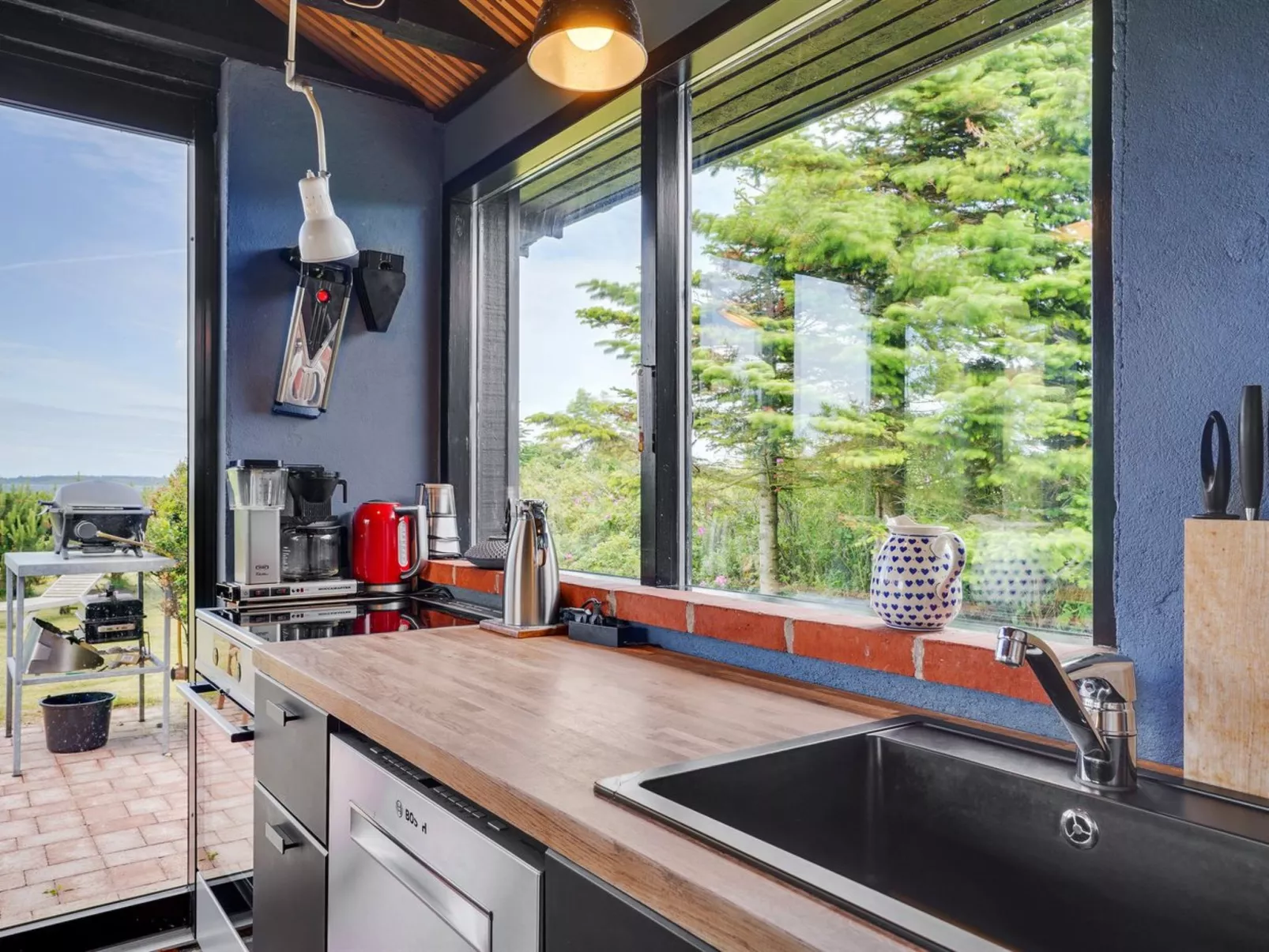 "Lok" - 90m to the fjord-Drinnen