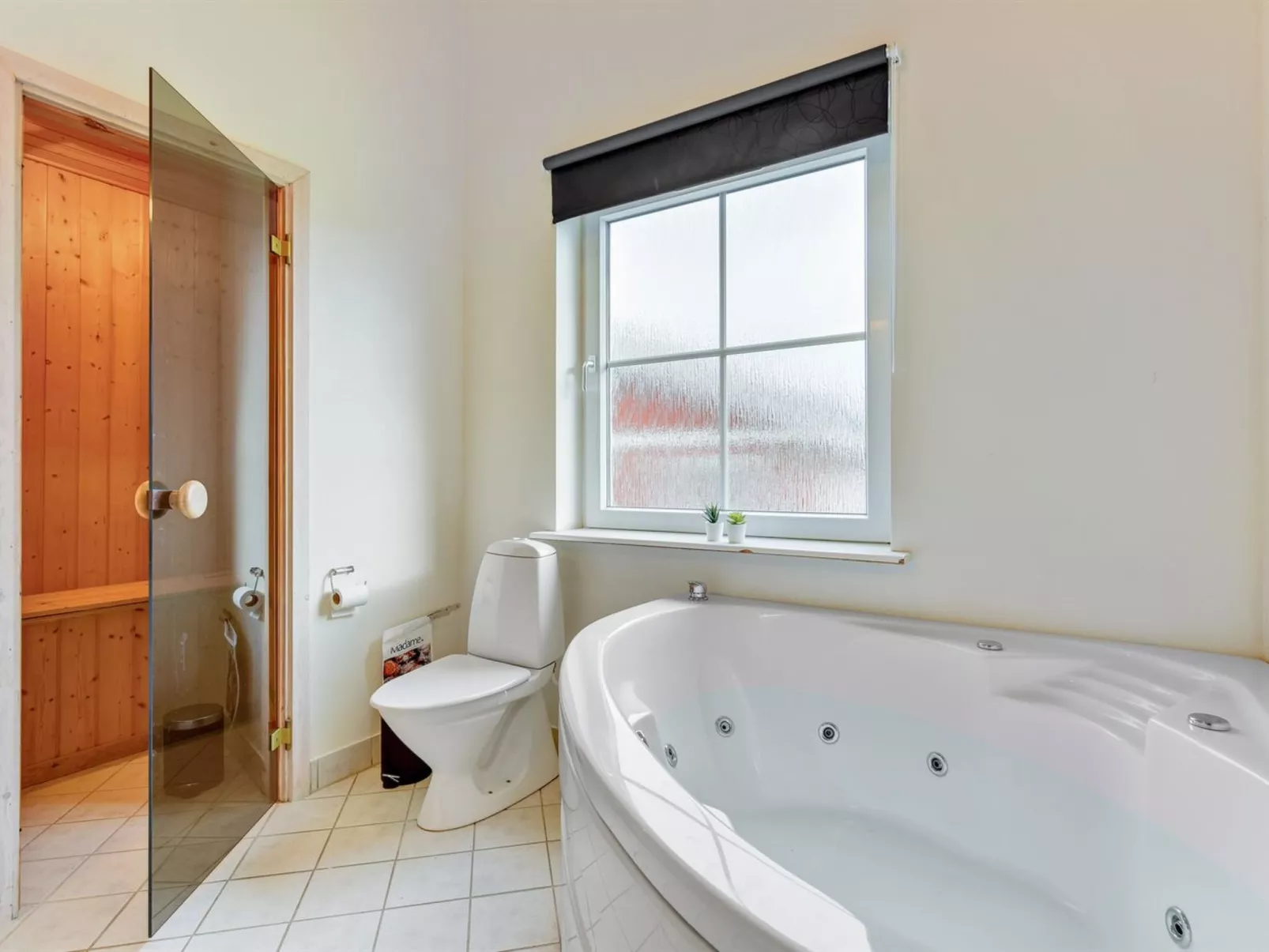 "Karina" - 150m to the fjord-Drinnen