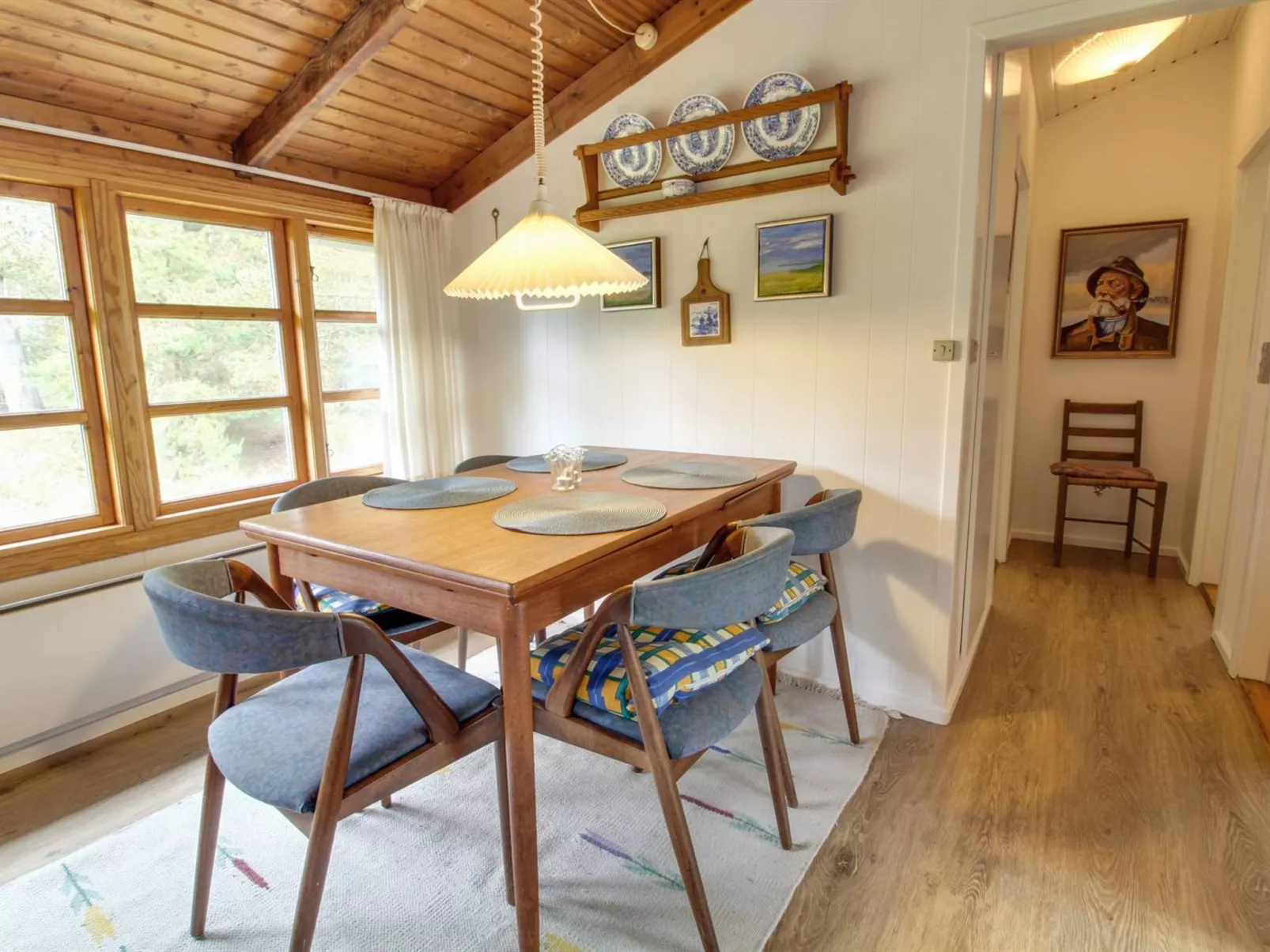 "Tirsa" - 3.9km from the sea-Inside