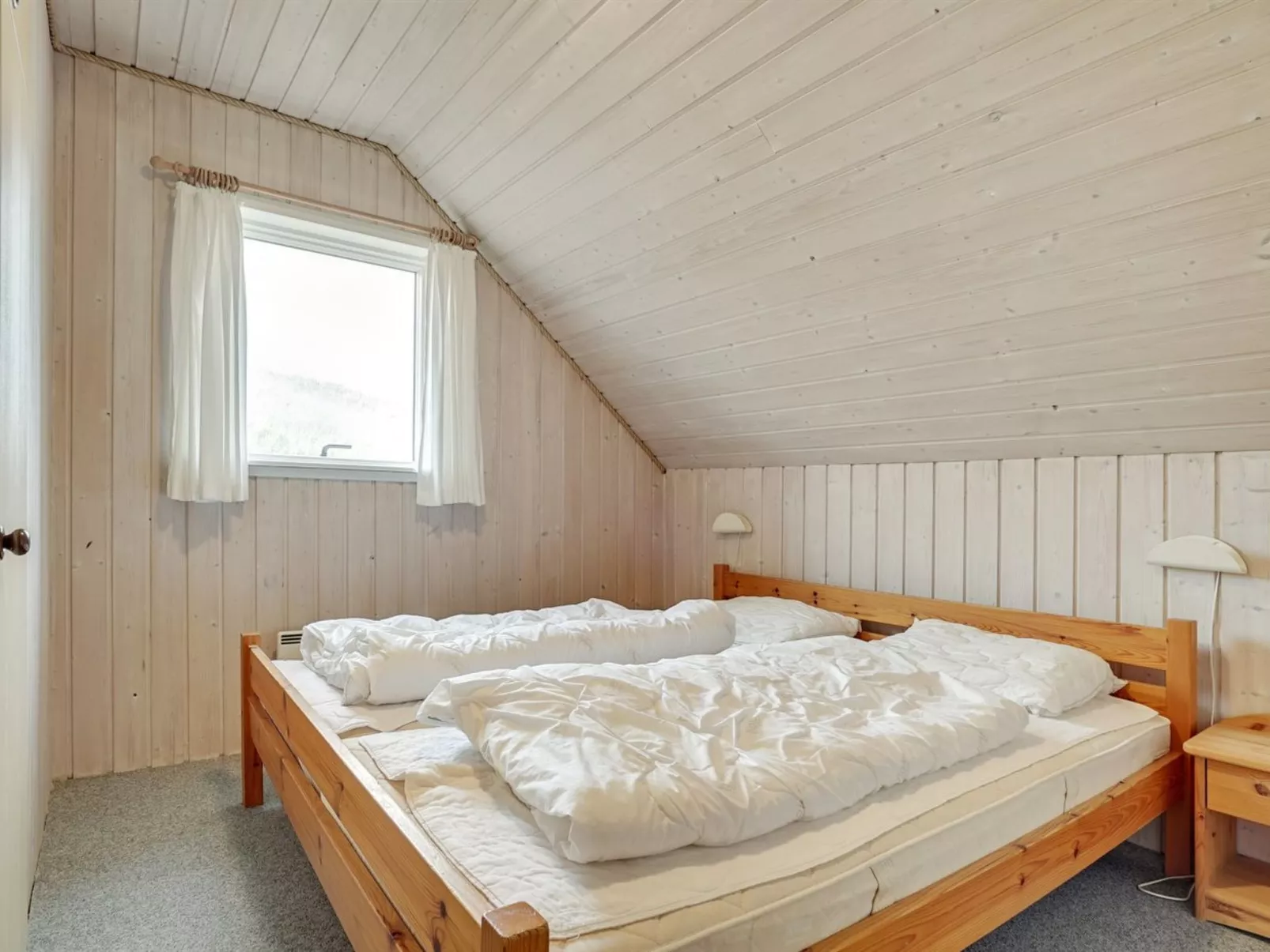 "Felina" -  from the sea-Inside