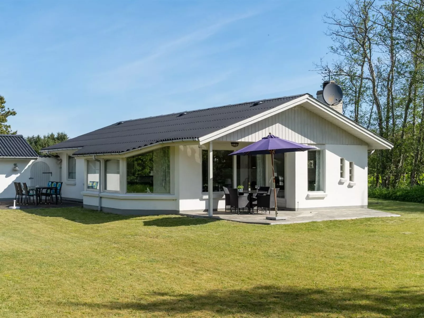 "Ehm" - 600m from the sea-Draußen