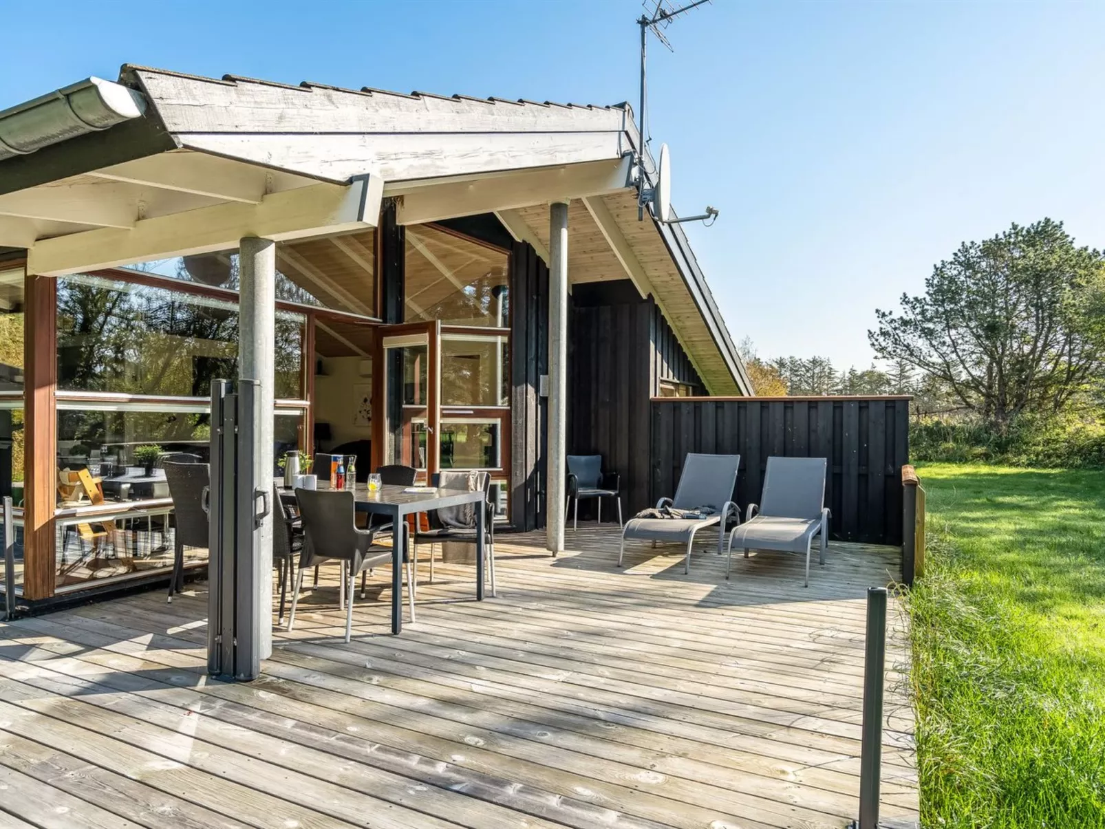 "Emeli" - 1.3km from the sea-Outside