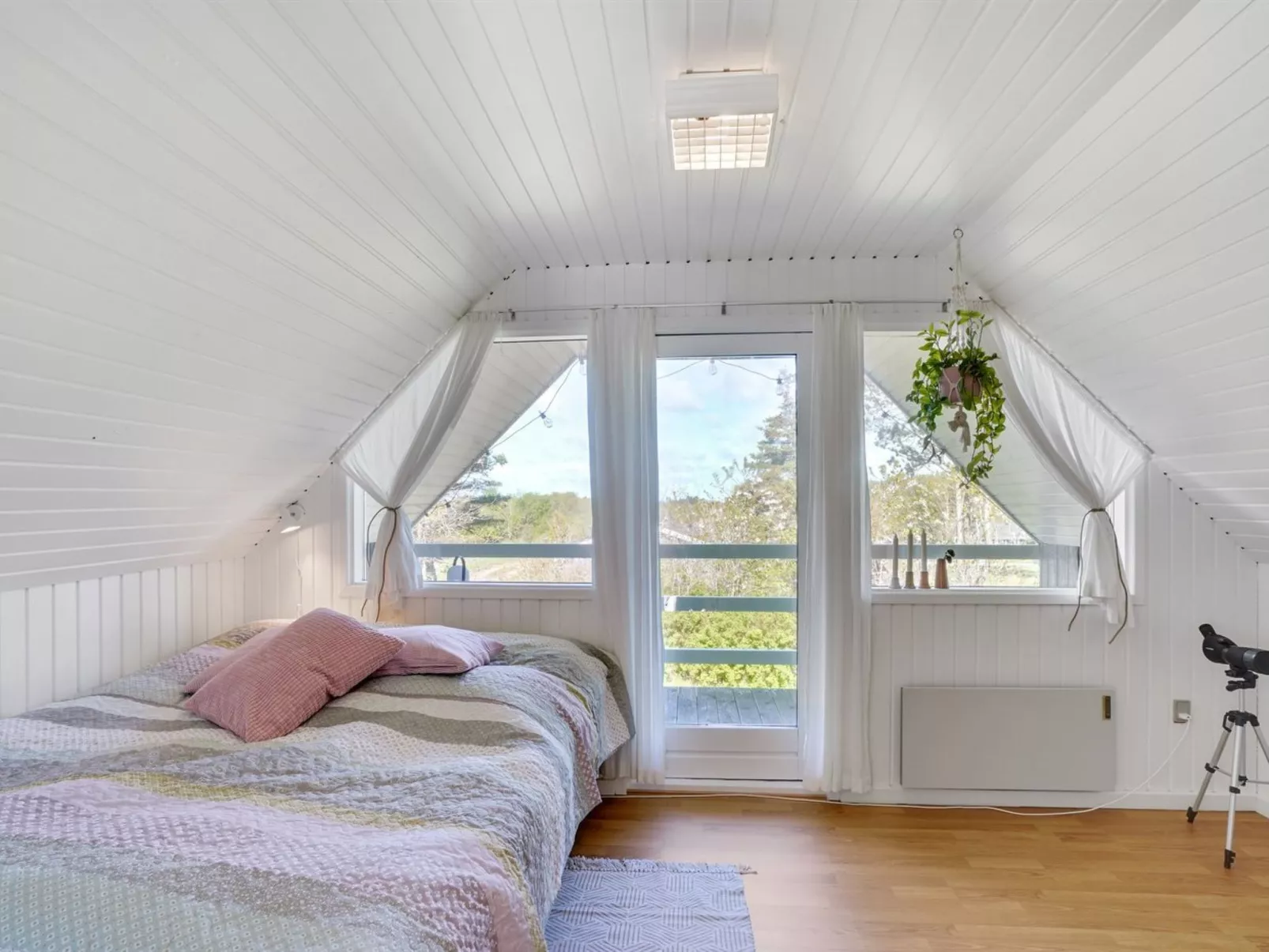 "Thina" - 750m to the fjord-Inside