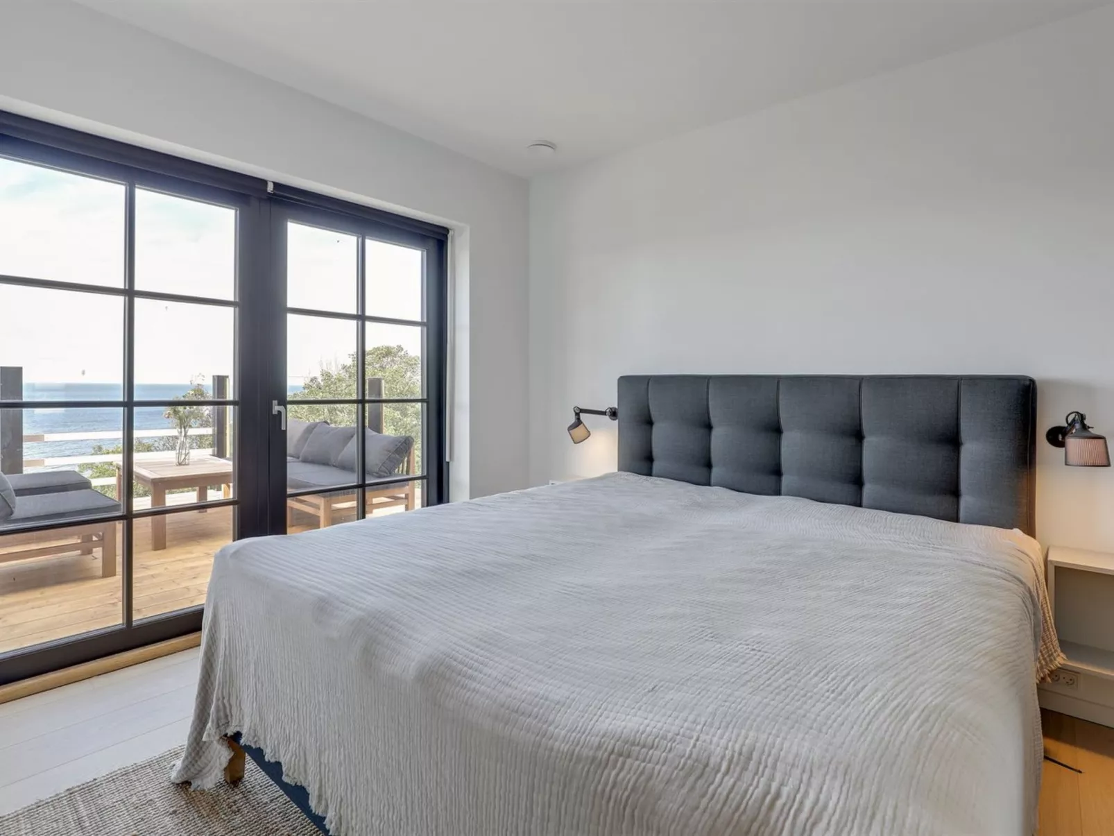 "Thormoth" - 200m from the sea-Inside