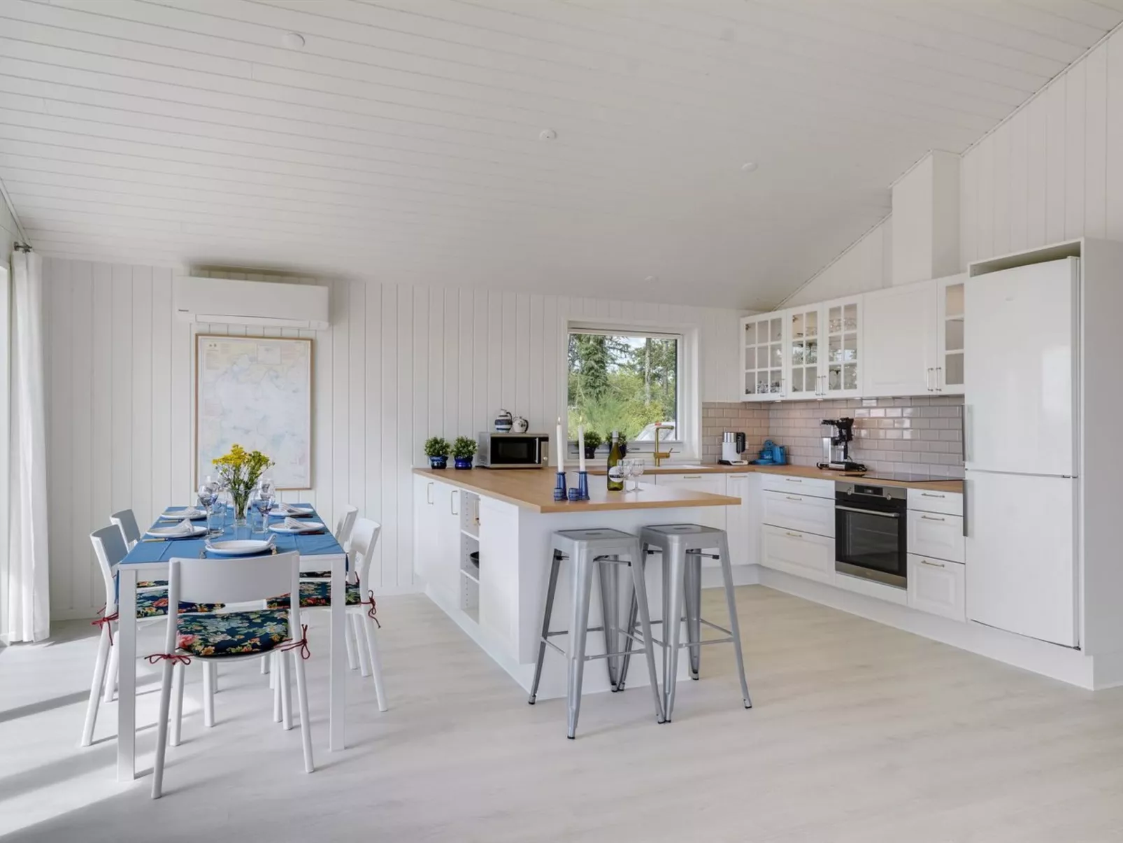 "Rickmer" - 200m from the sea-Inside