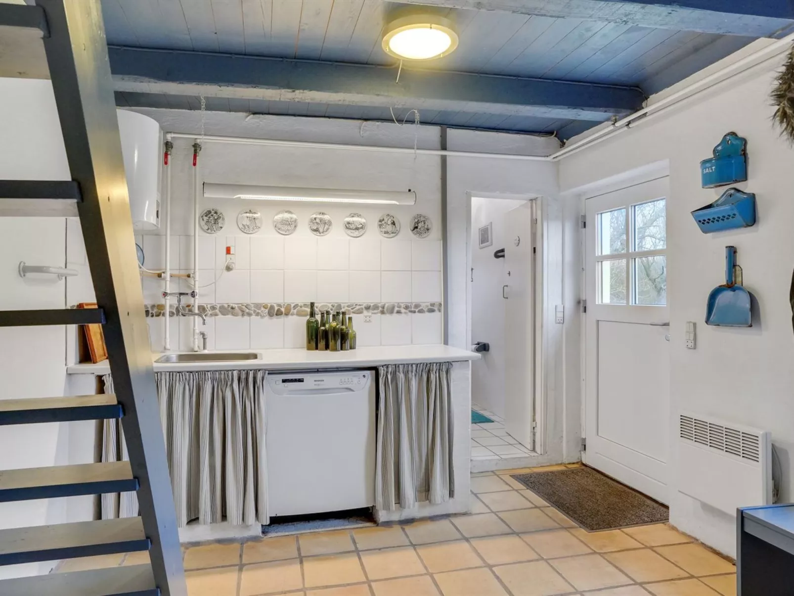 "Althea" - 750m to the fjord-Inside