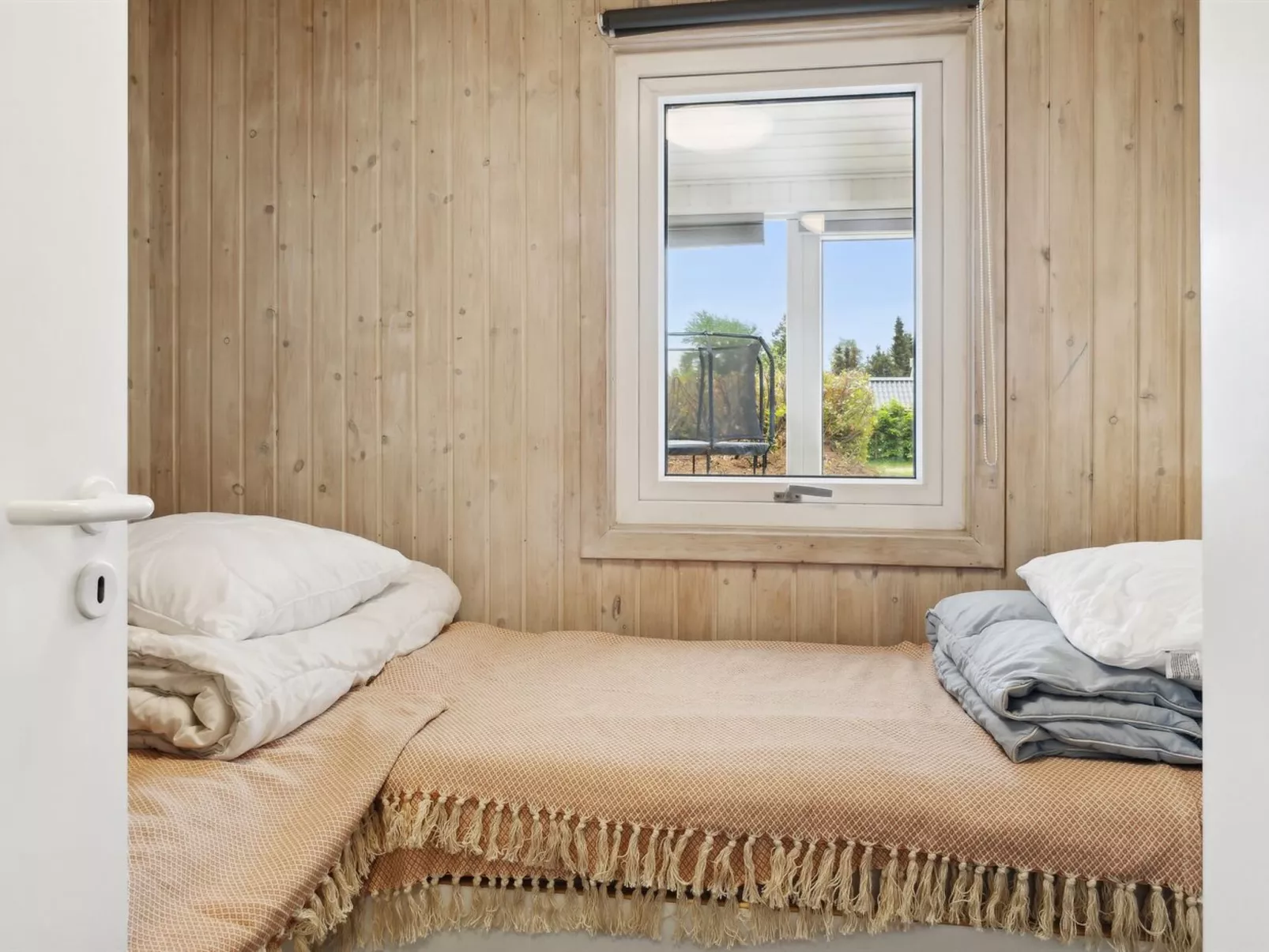 "Hallveig" - 1.1km from the sea-Drinnen