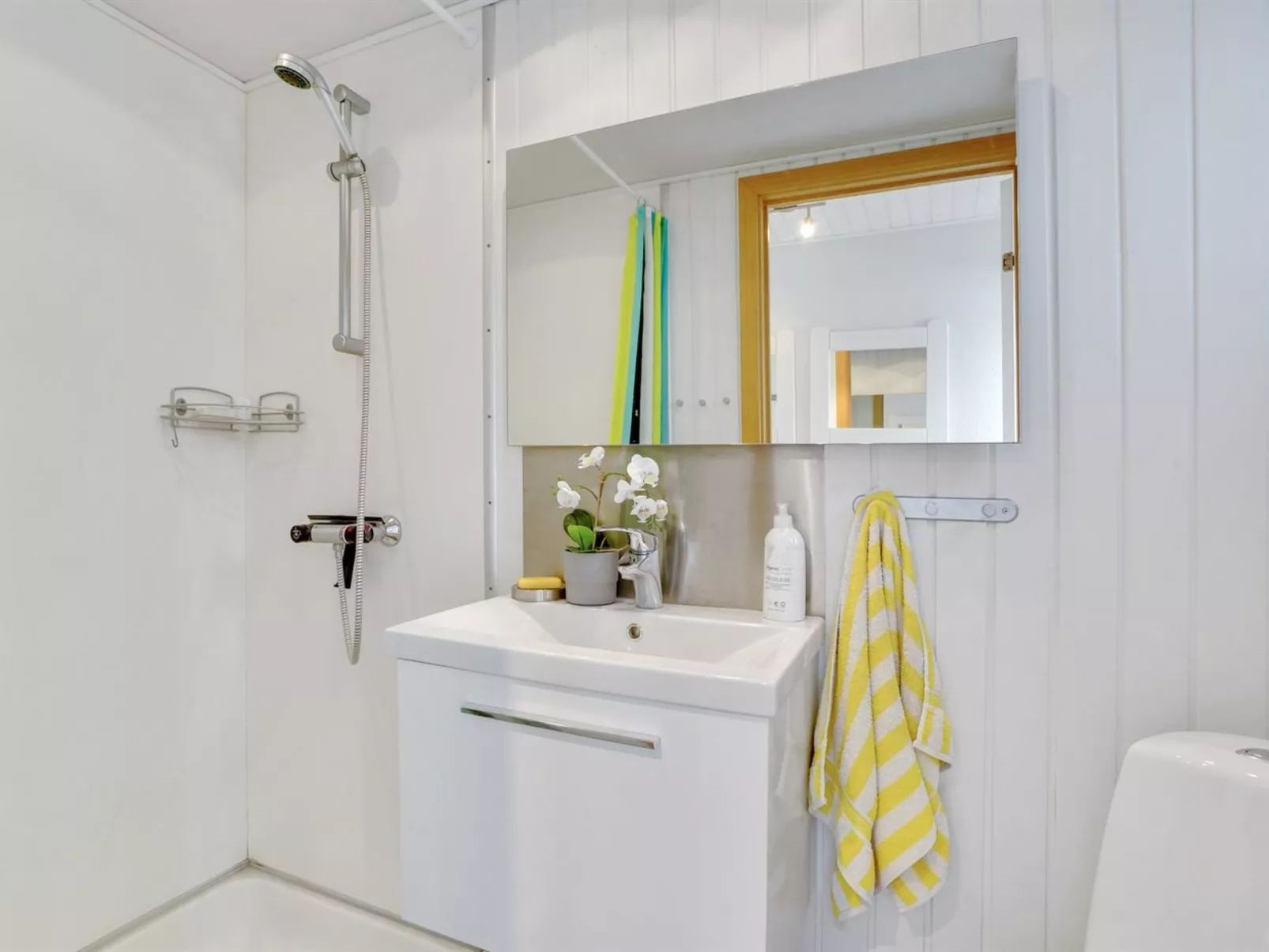 "Siunde" - 100m to the fjord-Inside