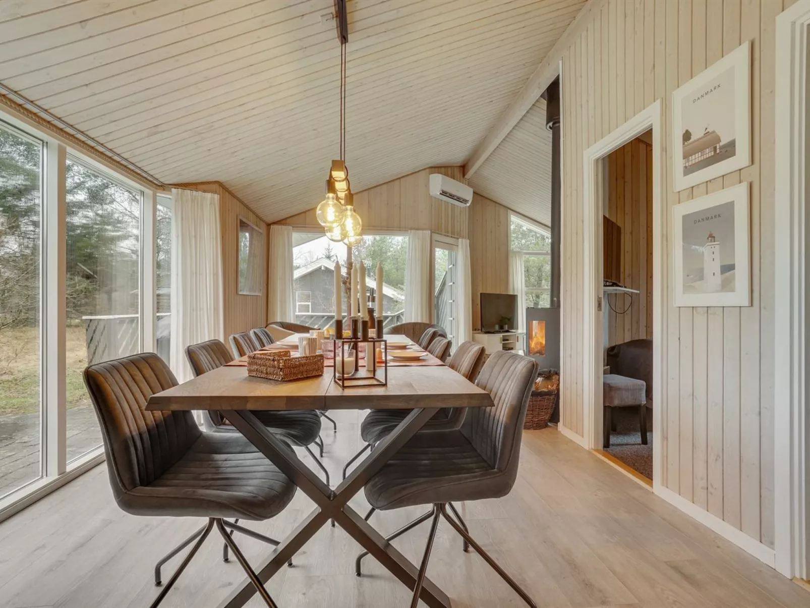 "Sighbiorn" - 950m from the sea-Inside