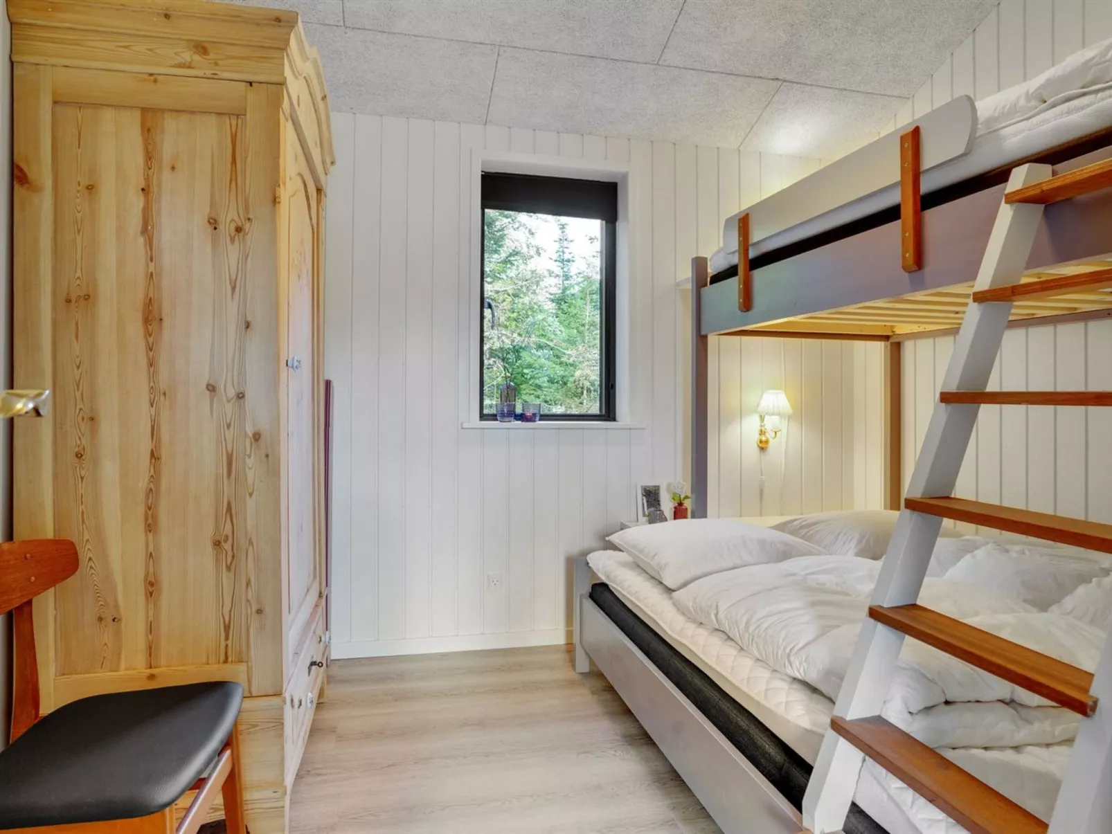 "Sinna" -  from the sea-Drinnen