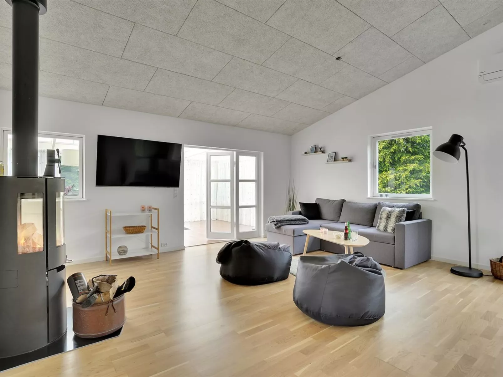 "Fentje" - 375m to the fjord-Inside