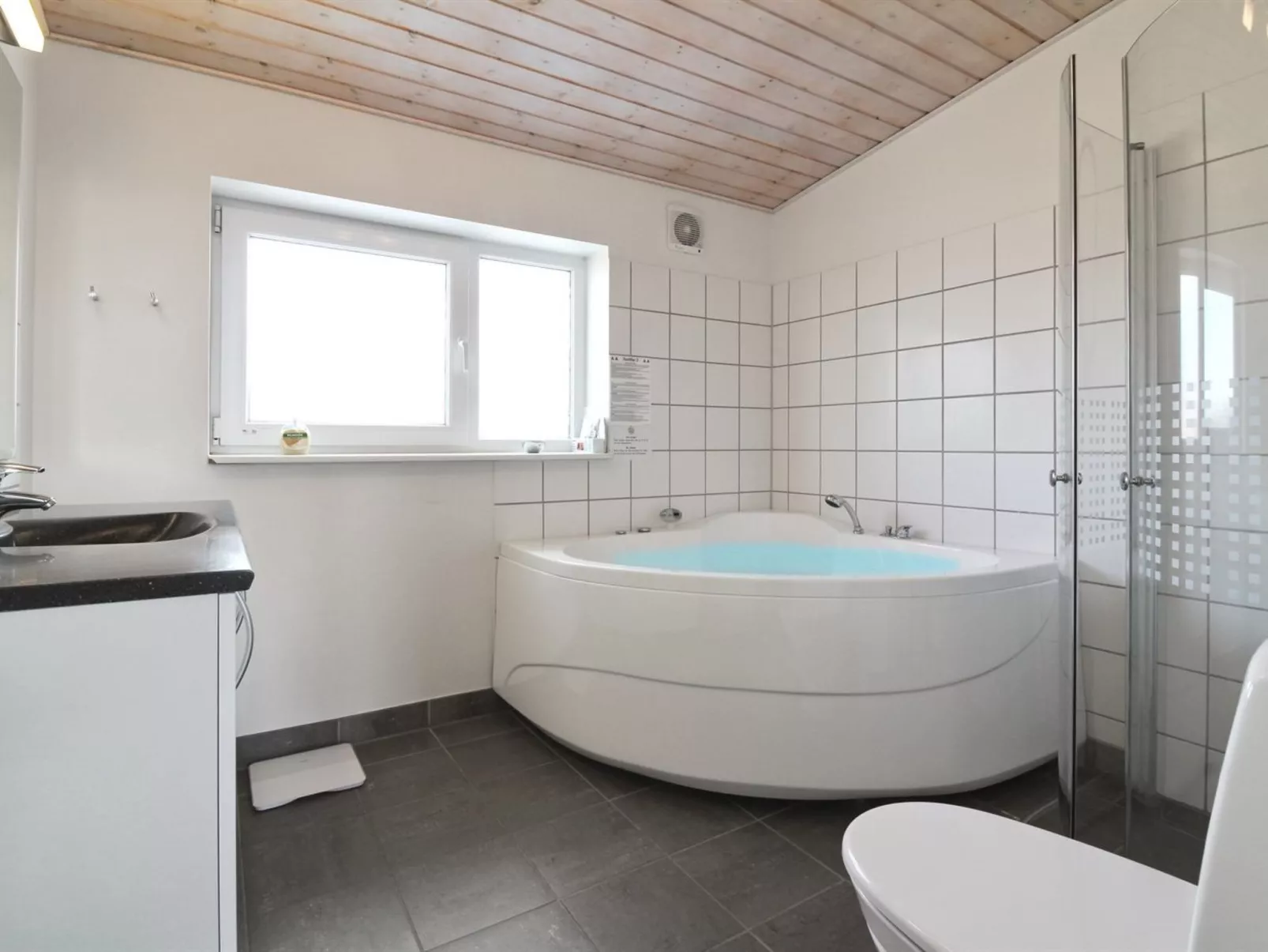 "Ingolf" - 750m from the sea-Dedans