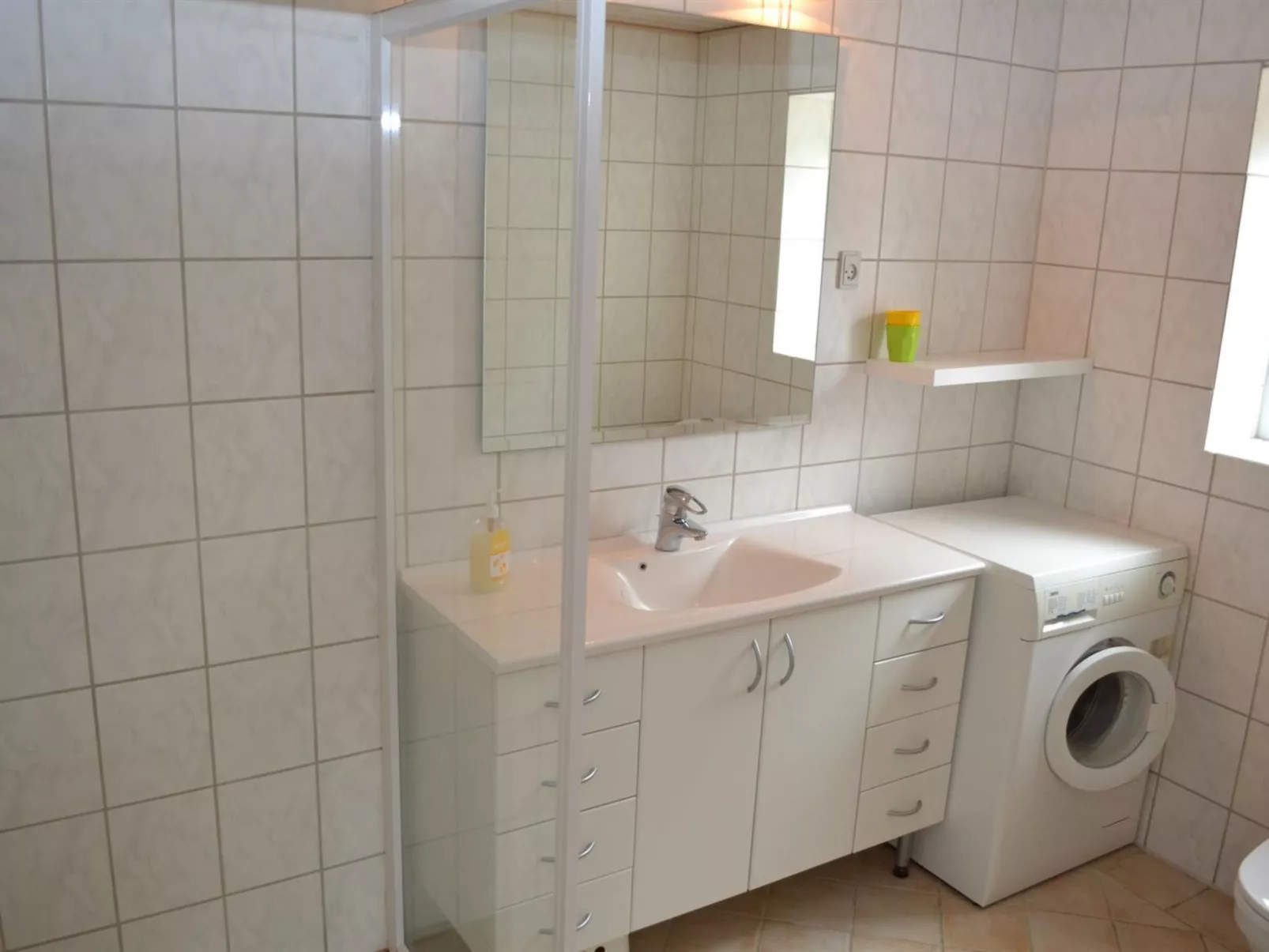 "Heidie" - 3.0km from the sea-Inside