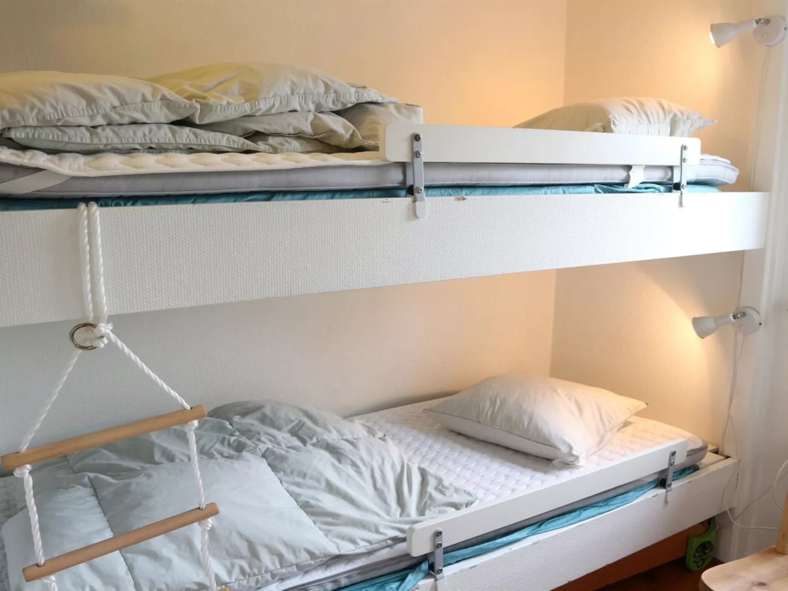 "Afkar" - 900m from the sea-Inside