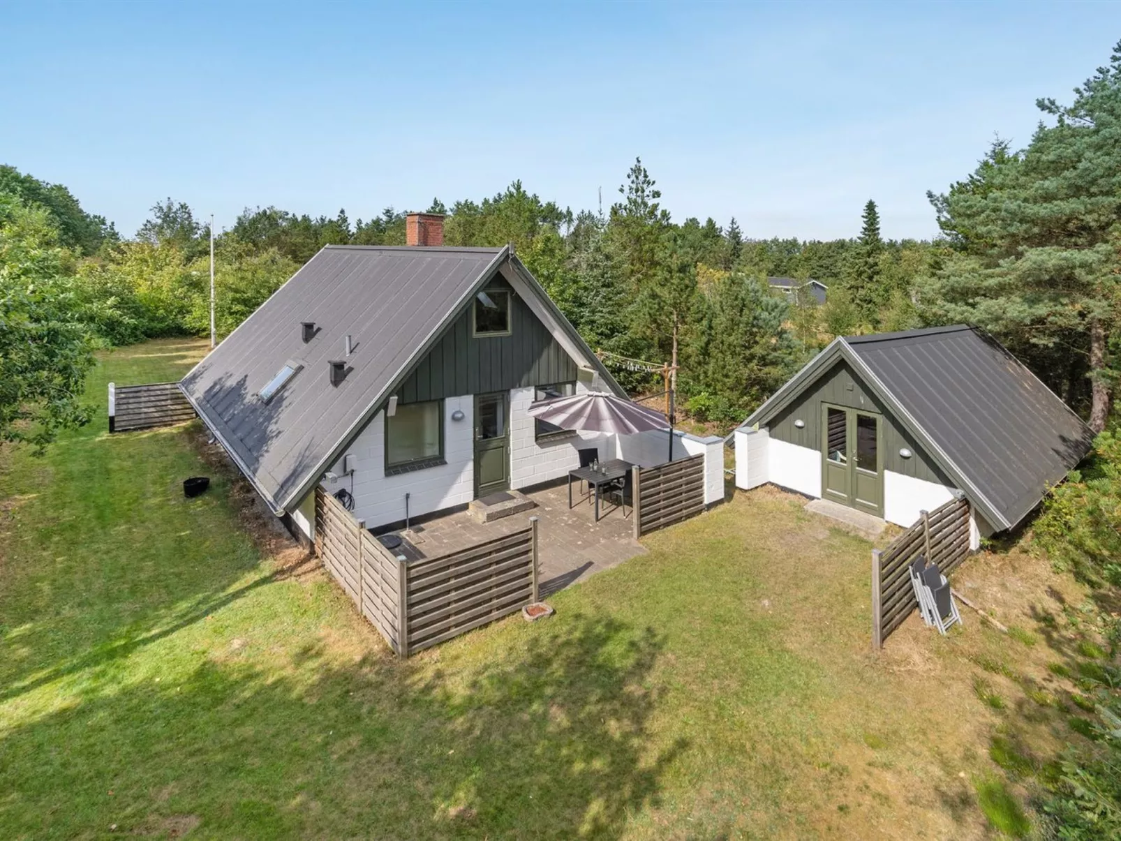 "Valo" - 400m to the fjord-Outside