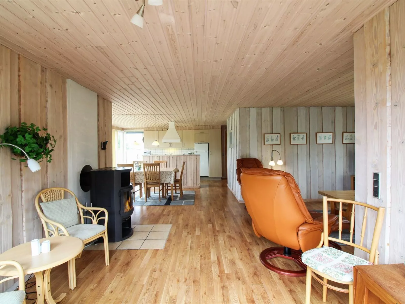 "Juste" - 2.2km from the sea-Dedans