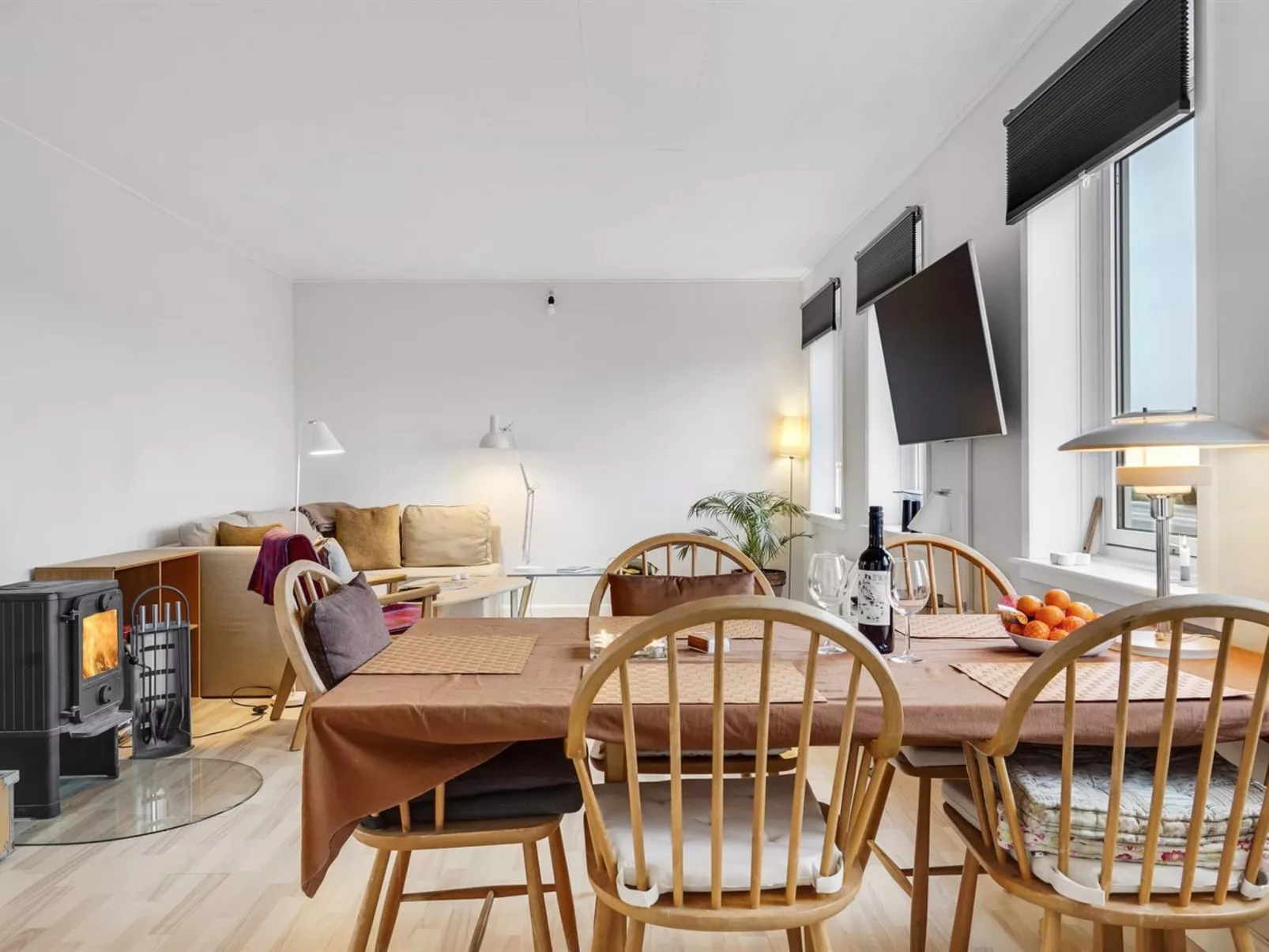 "Truels" - 2km from the sea-Inside