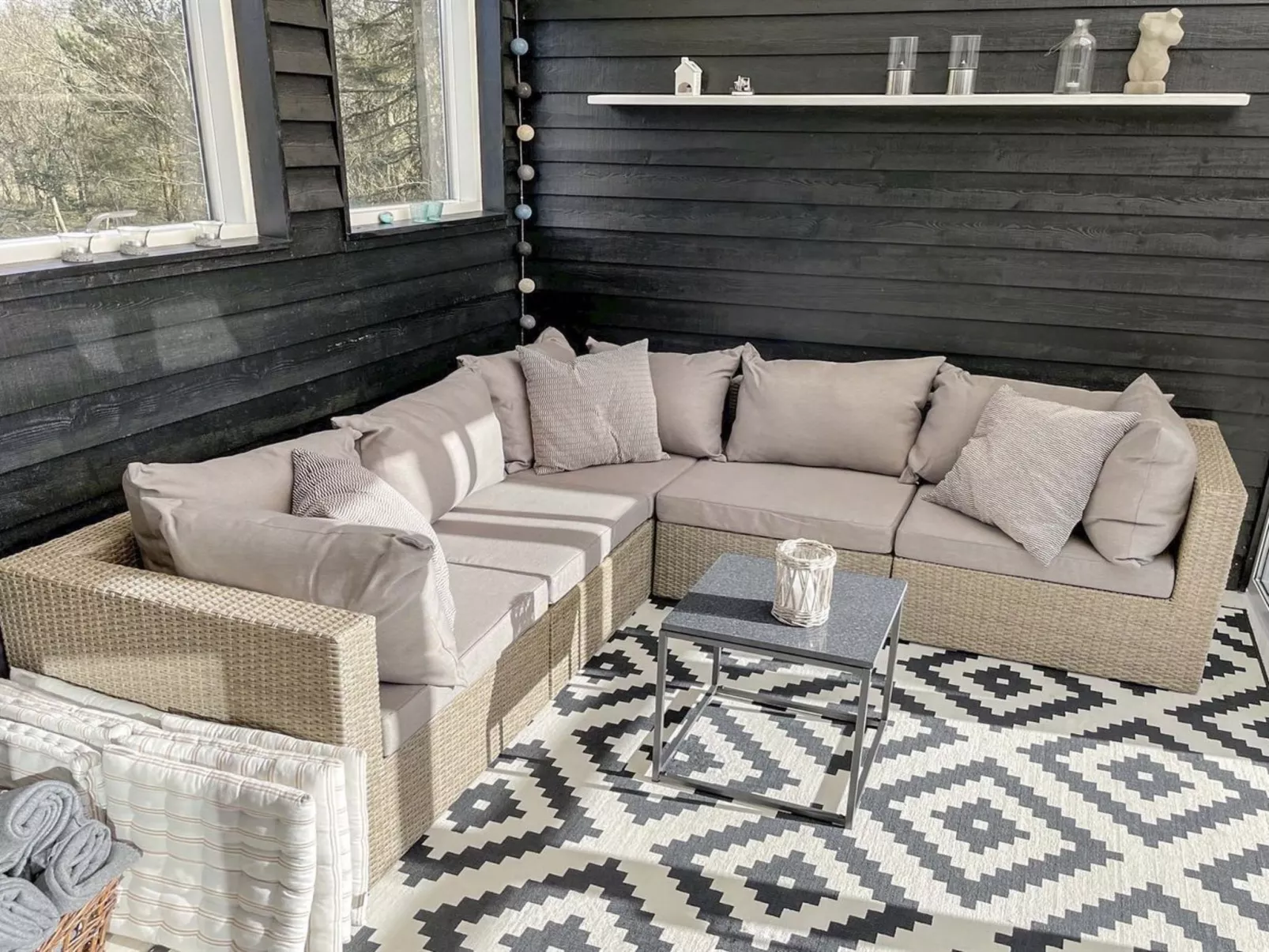 "Eireen" - 600m to the fjord-Inside