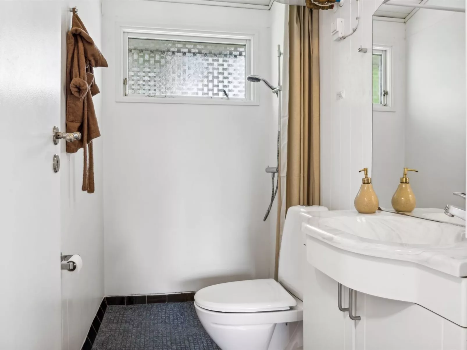 "Morten" - 500m from the sea-Inside