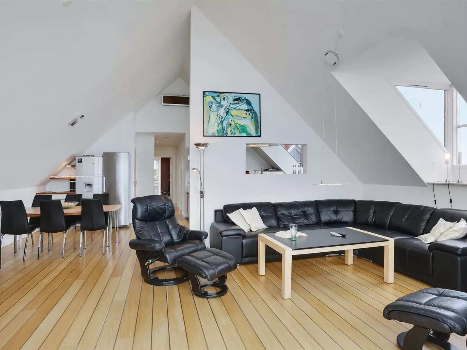 "Femme" - 15m from the sea-Drinnen